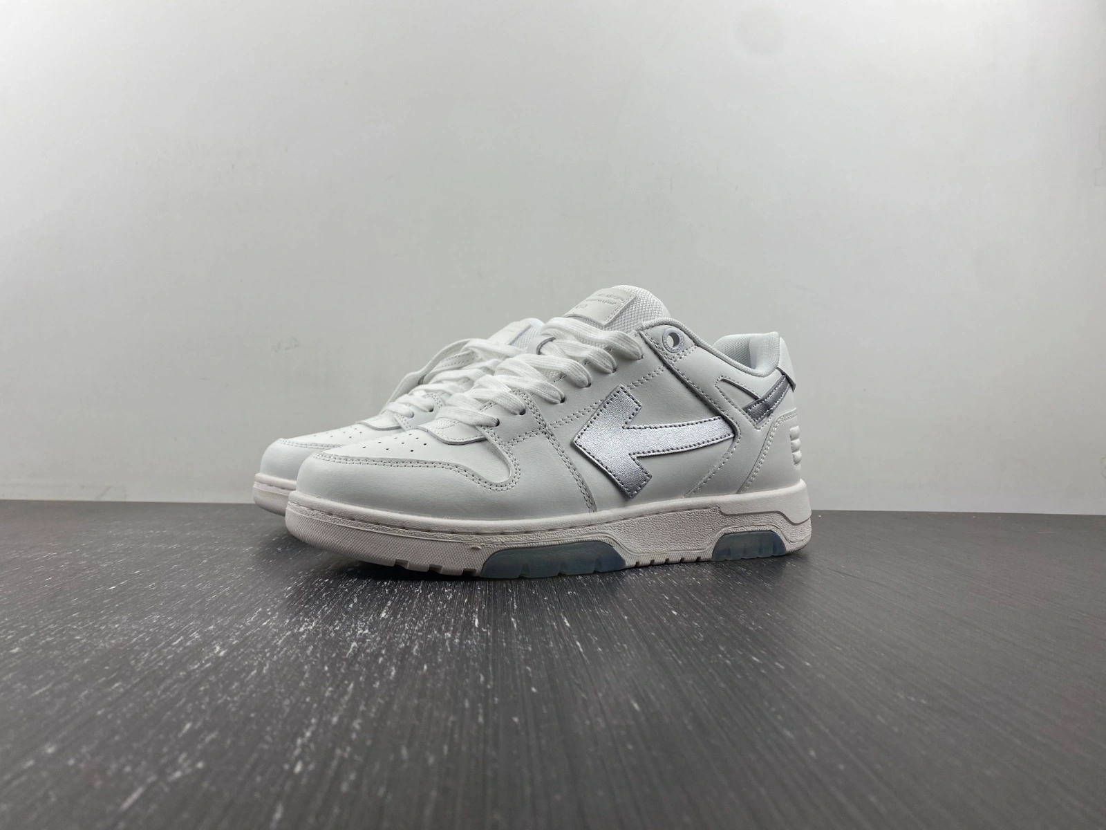 O*ff W*hite Out Of Office OOO Low Tops MK 20240127- Youthful 5449