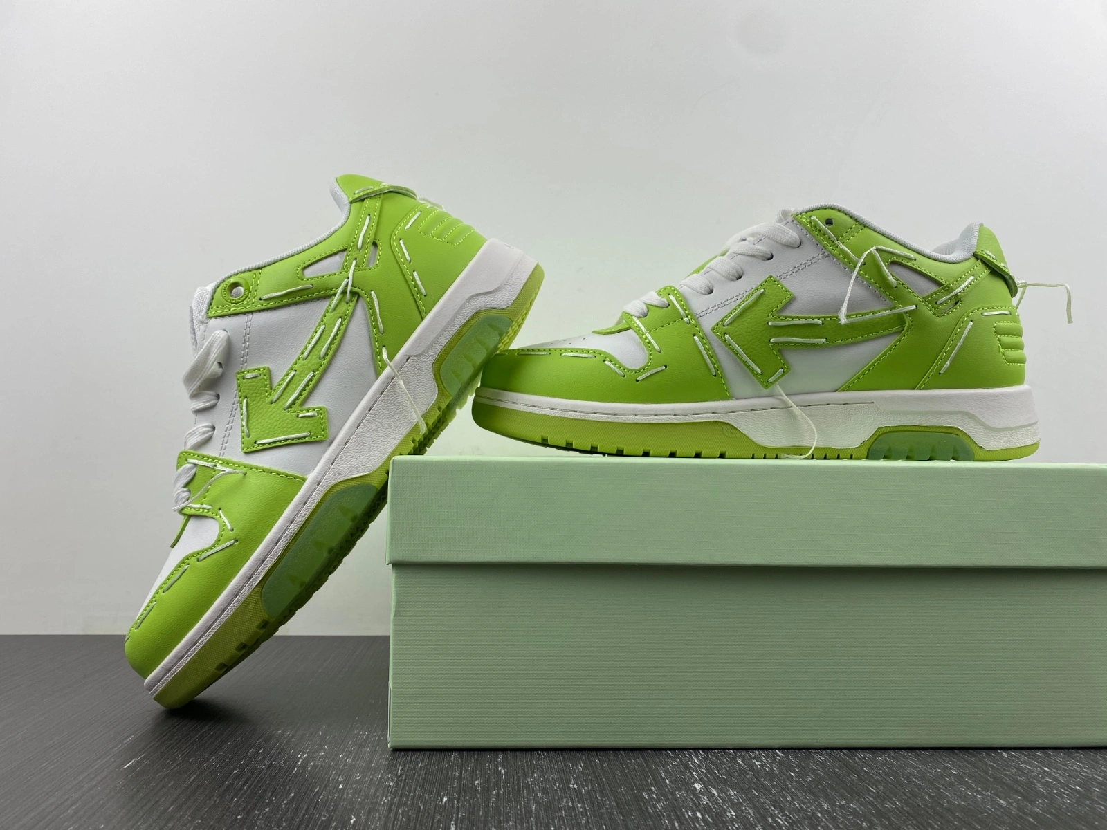 O*ff W*hite Out Of Office OOO Low Tops MK20231016- FashionForward 5457