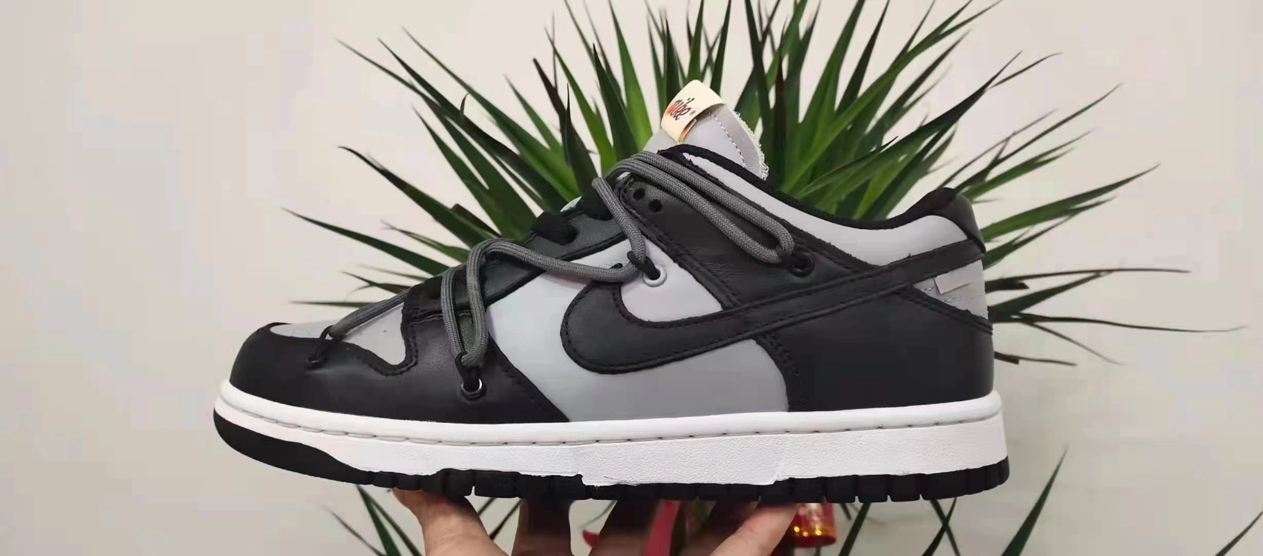 O*ff-W*hite x Nike Dunk Low Tailored 520