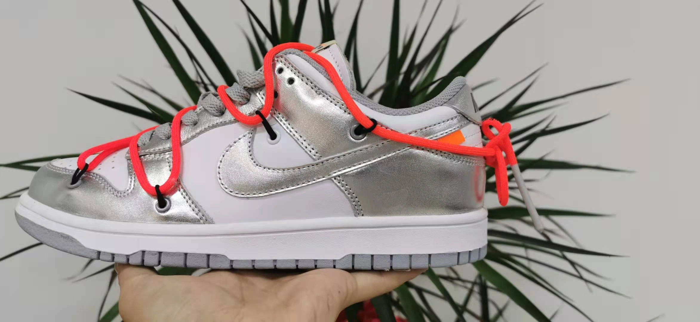 O*ff-W*hite x Nike Dunk Low Tailored 520