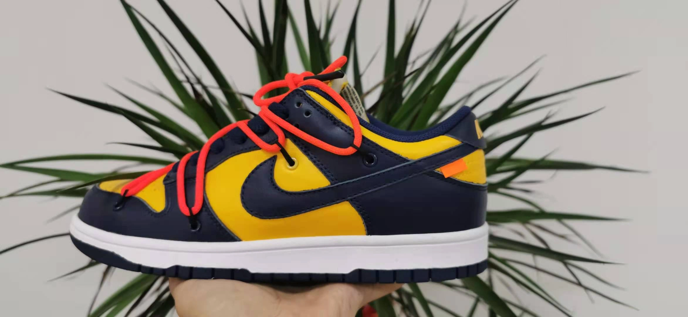 O*ff-W*hite x Nike Dunk Low Tailored 520