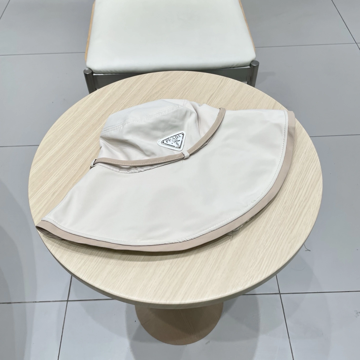 Comfortable P*arda Hats Top XX20250411- 17382
