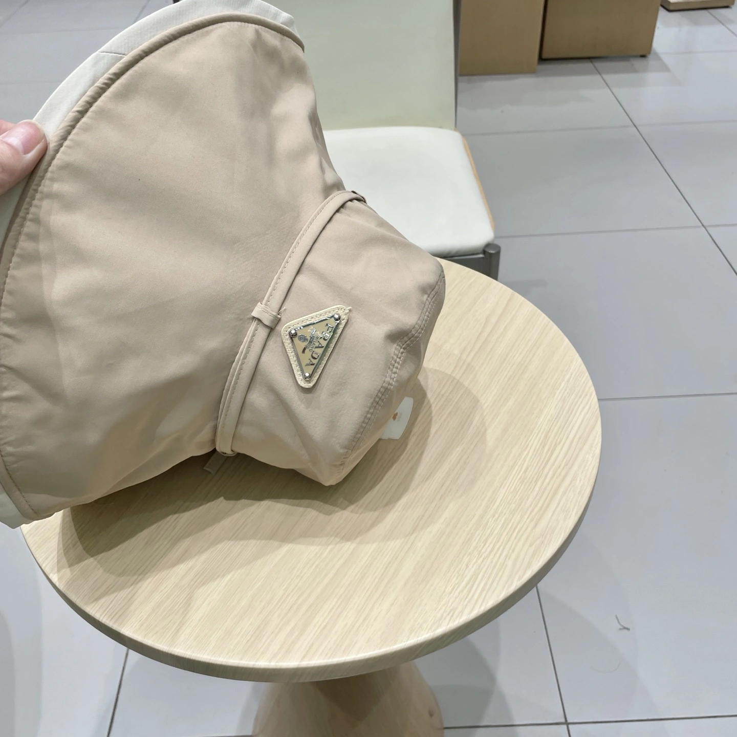 Comfortable P*arda Hats Top XX20250411- 17382