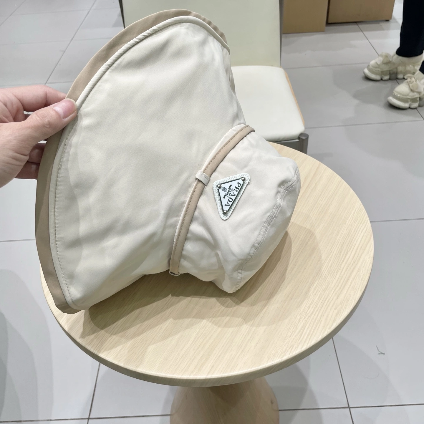 Comfortable P*arda Hats Top XX20250411- 17382