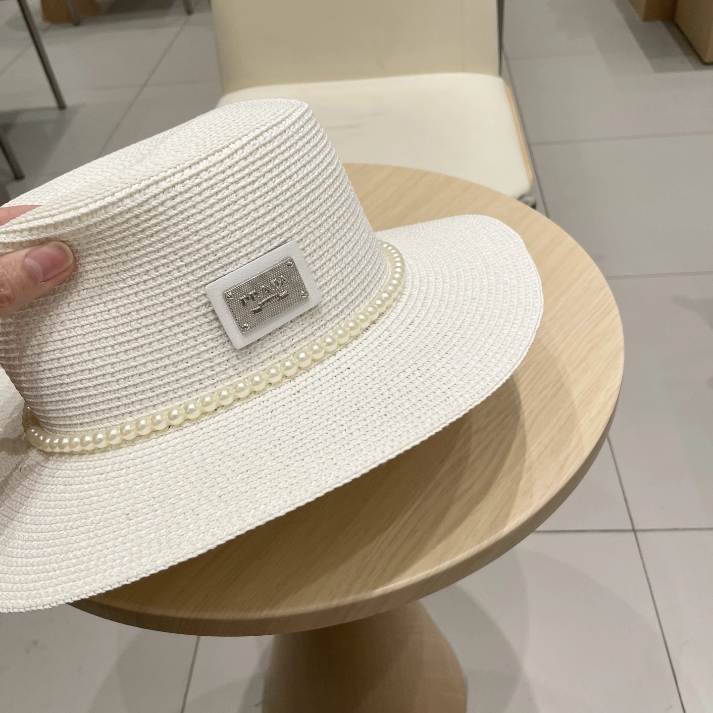 NewStyle P*arda Hats Top XX20250411- 17340