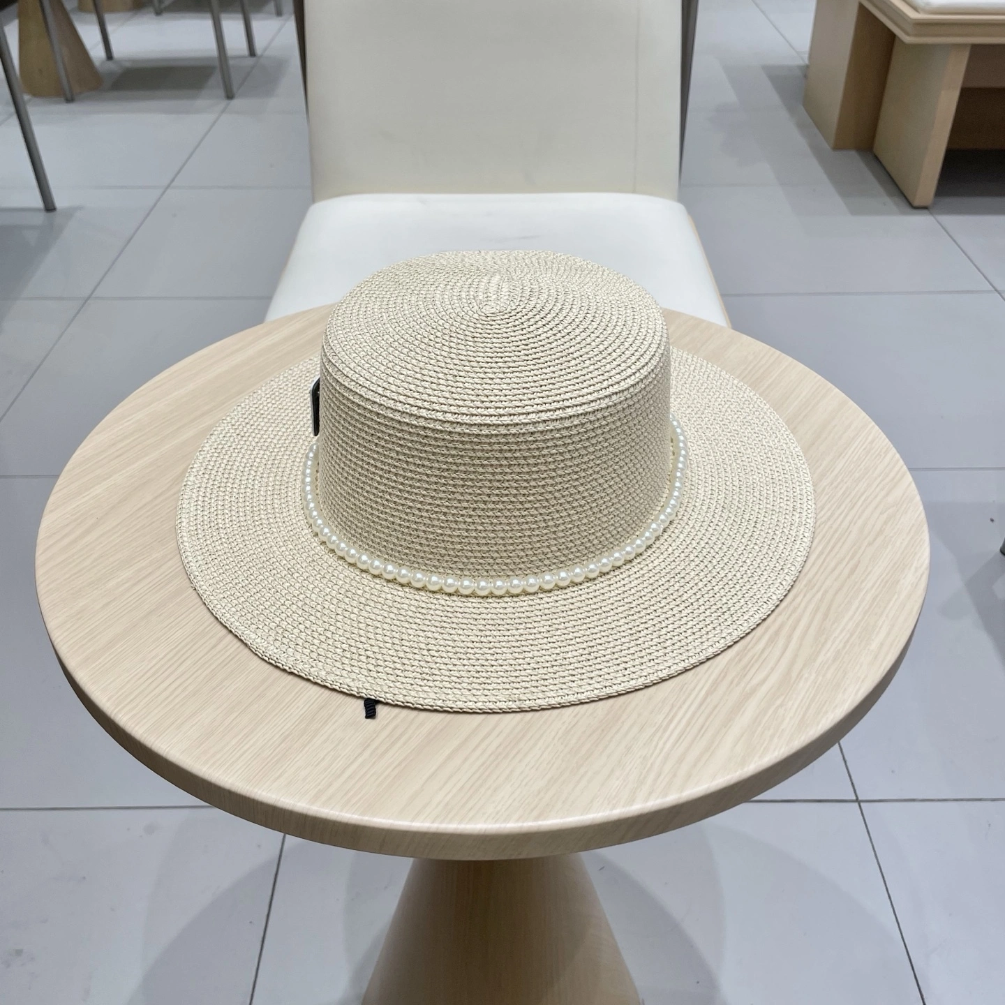 NewStyle P*arda Hats Top XX20250411- 17340