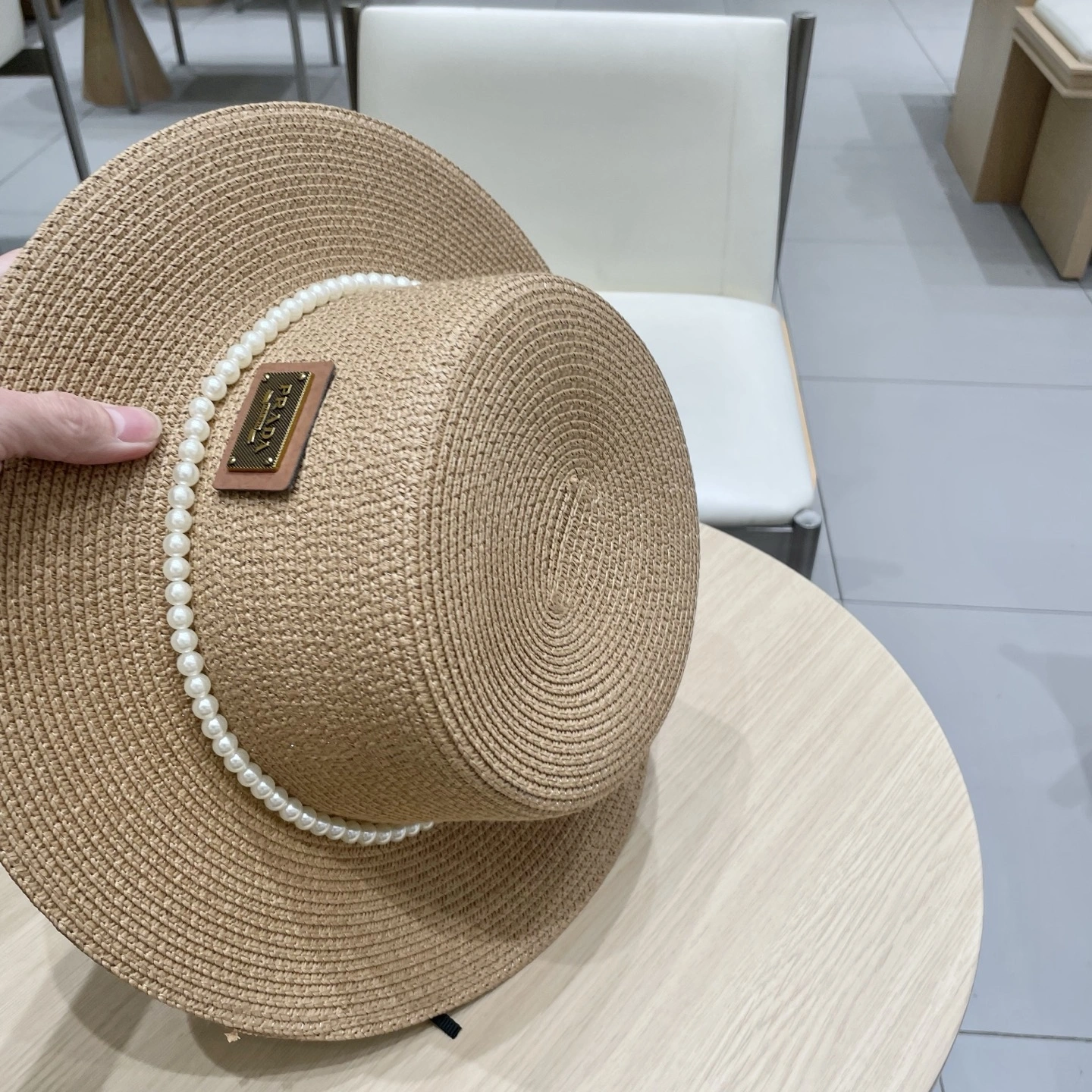 NewStyle P*arda Hats Top XX20250411- 17340