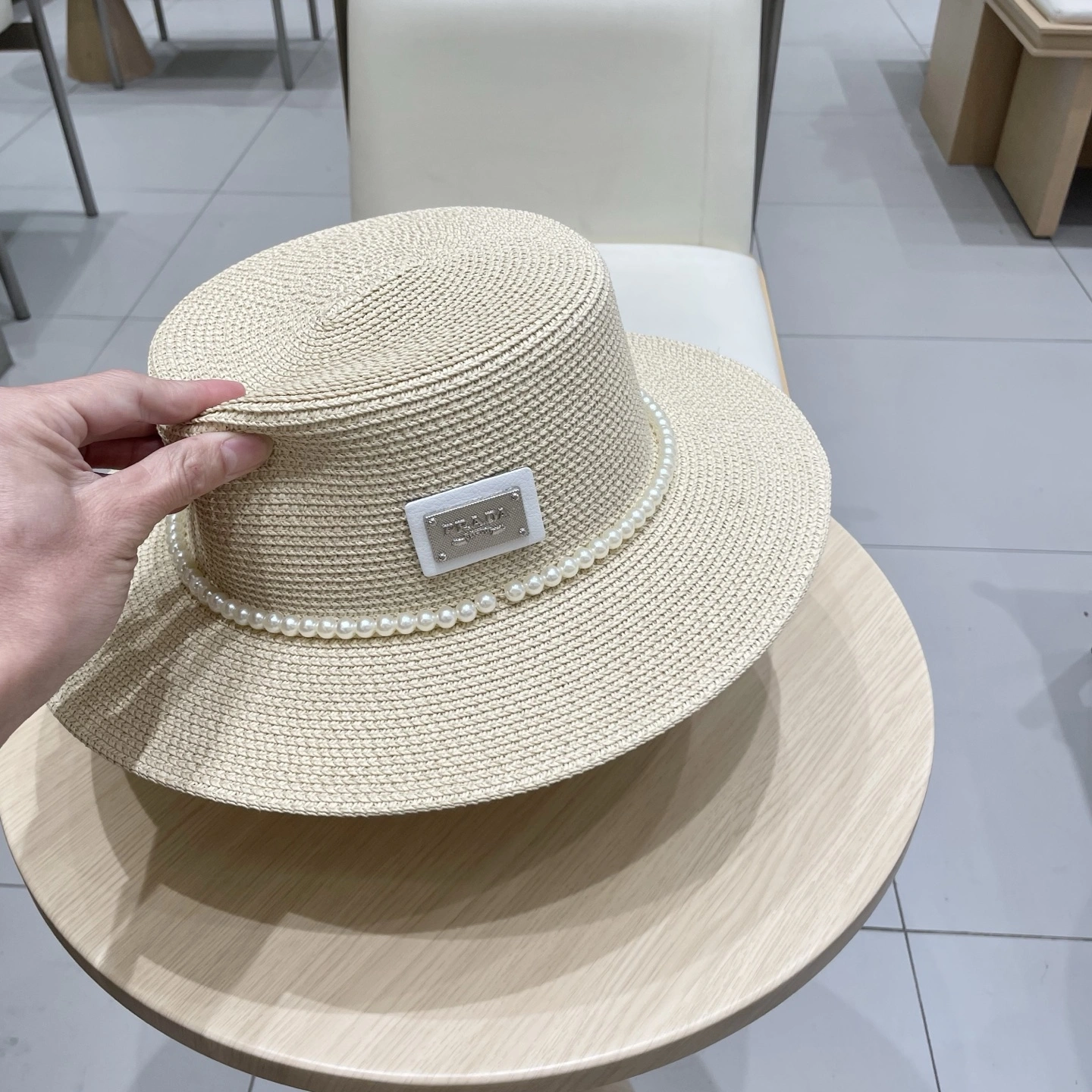 NewStyle P*arda Hats Top XX20250411- 17340