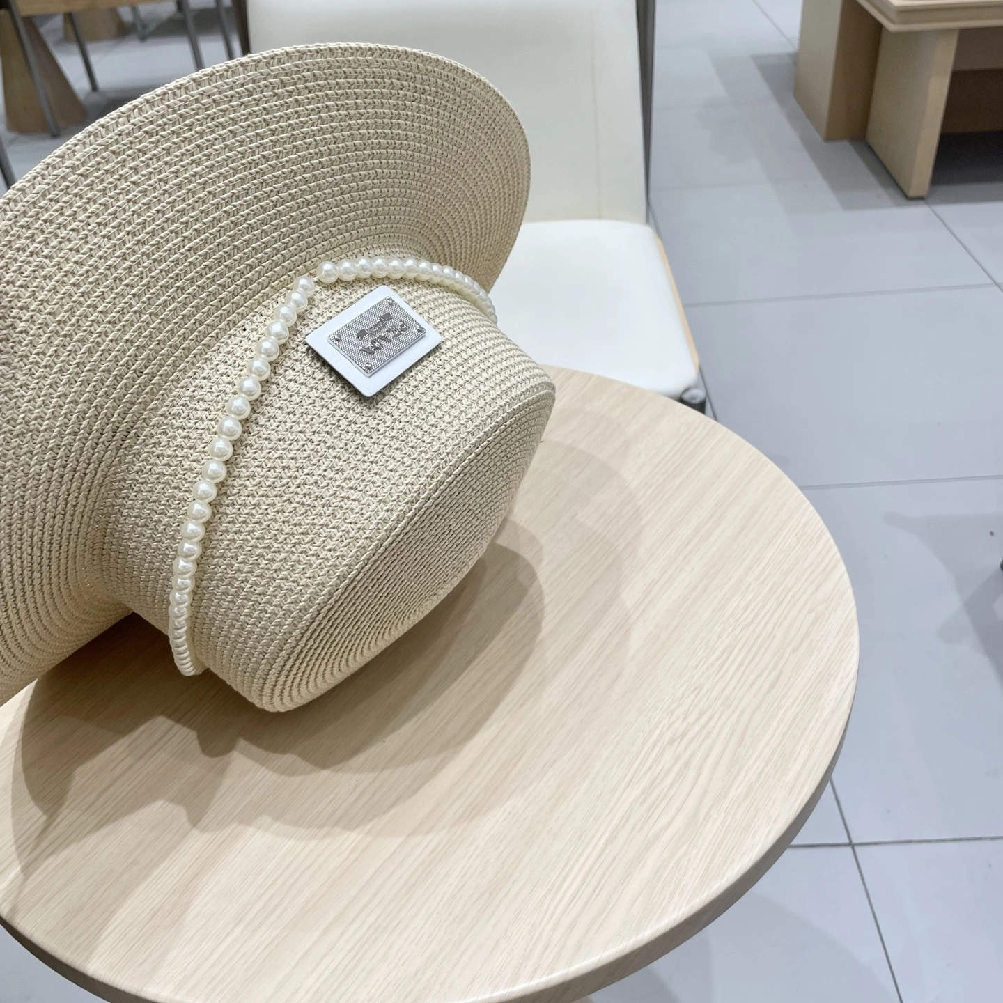 NewStyle P*arda Hats Top XX20250411- 17340