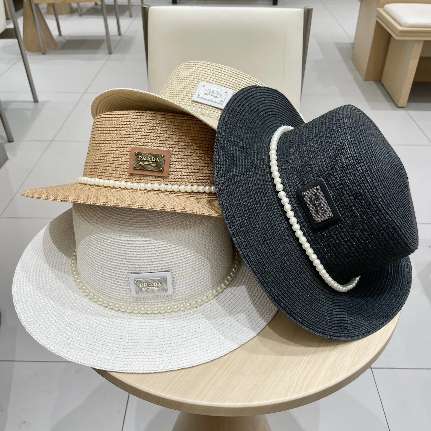 NewStyle P*arda Hats Top XX20250411- 17340