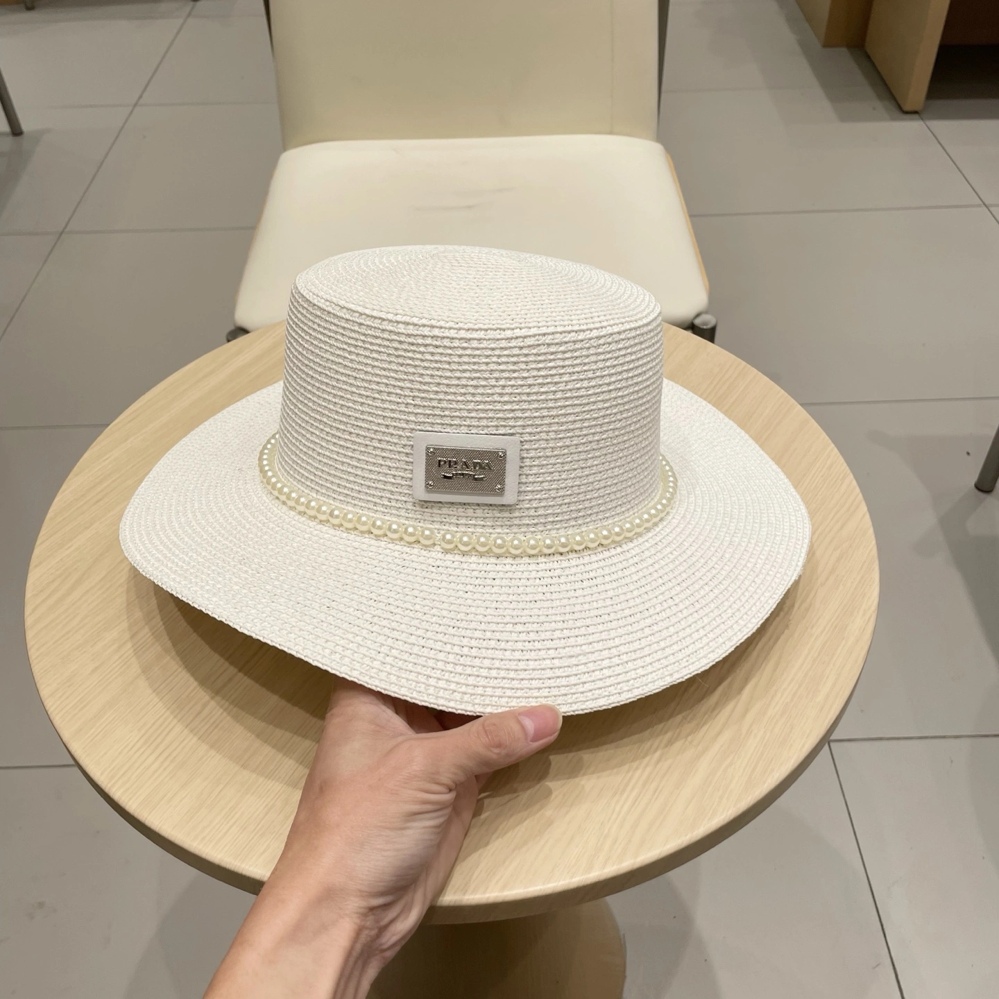 NewStyle P*arda Hats Top XX20250411- 17340
