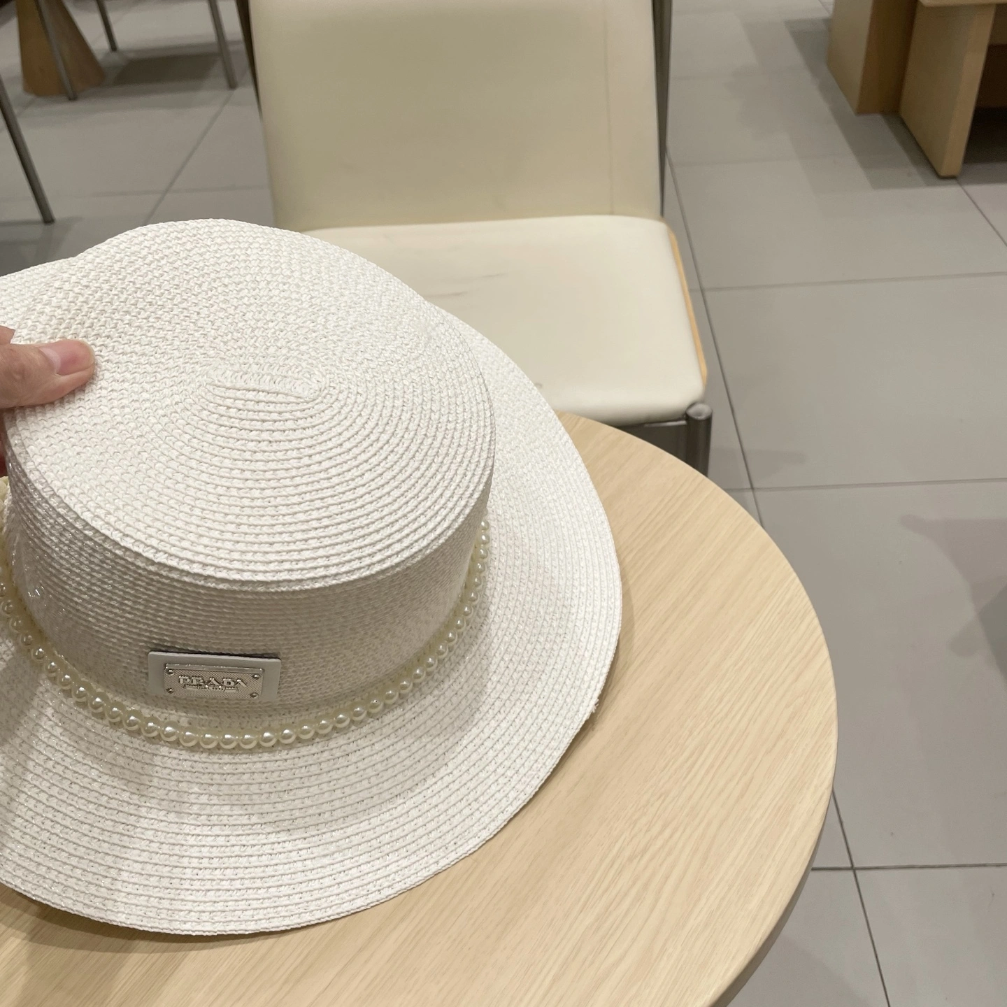 NewStyle P*arda Hats Top XX20250411- 17340