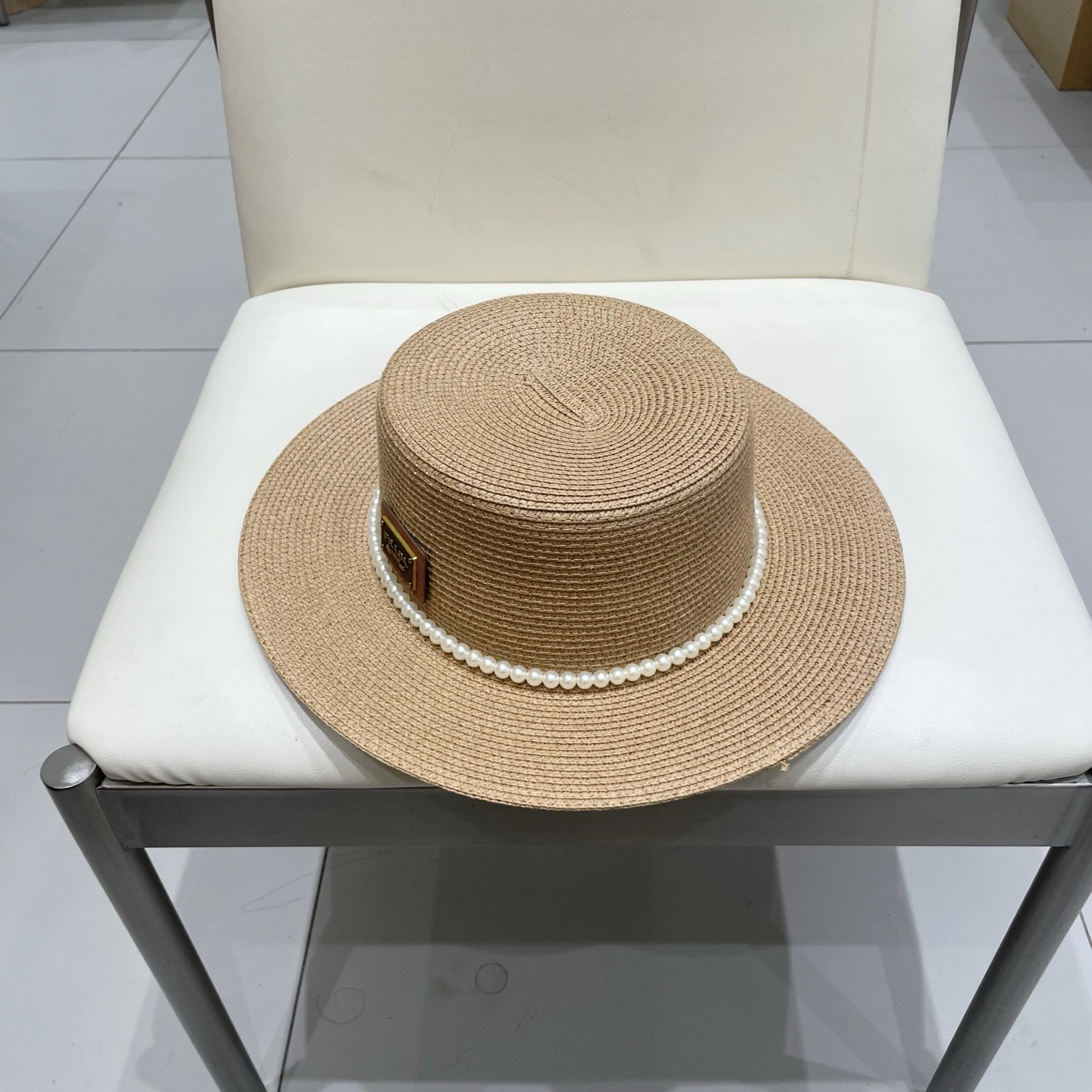 NewStyle P*arda Hats Top XX20250411- 17340