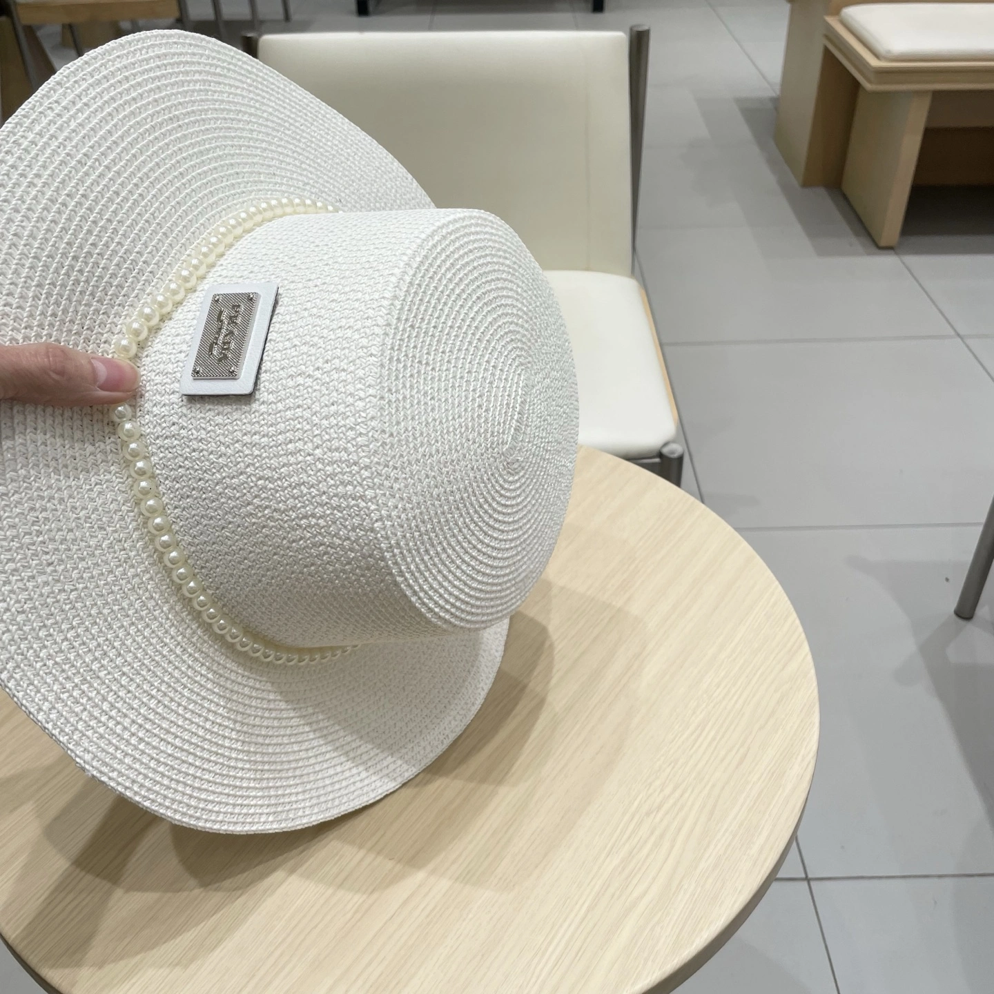 NewStyle P*arda Hats Top XX20250411- 17340