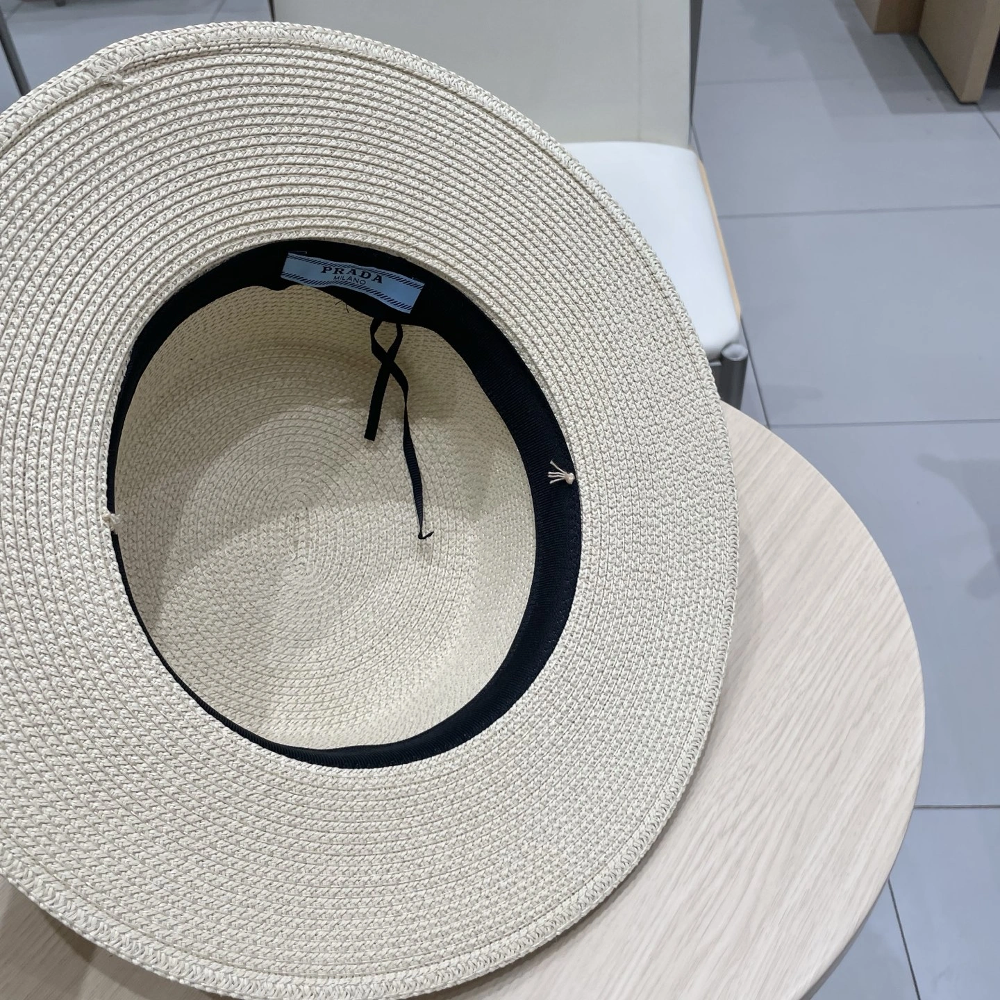 NewStyle P*arda Hats Top XX20250411- 17340