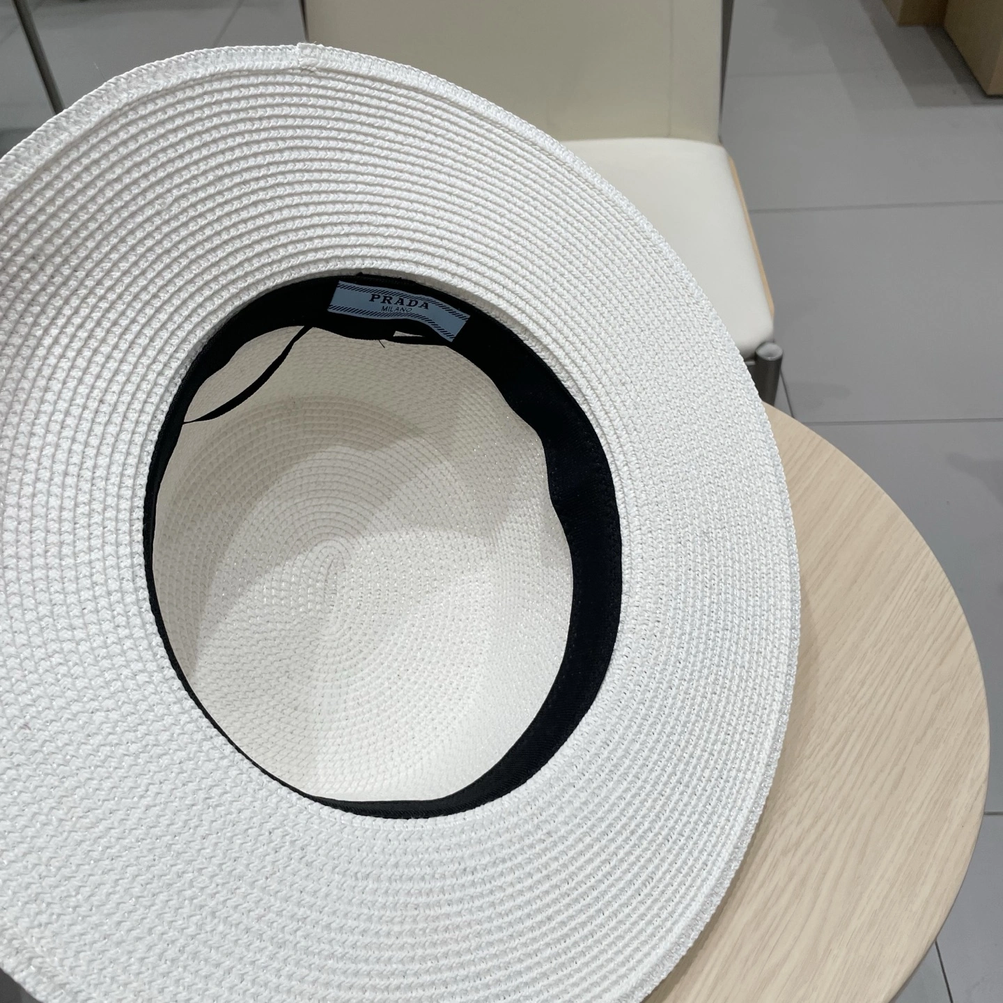 NewStyle P*arda Hats Top XX20250411- 17340