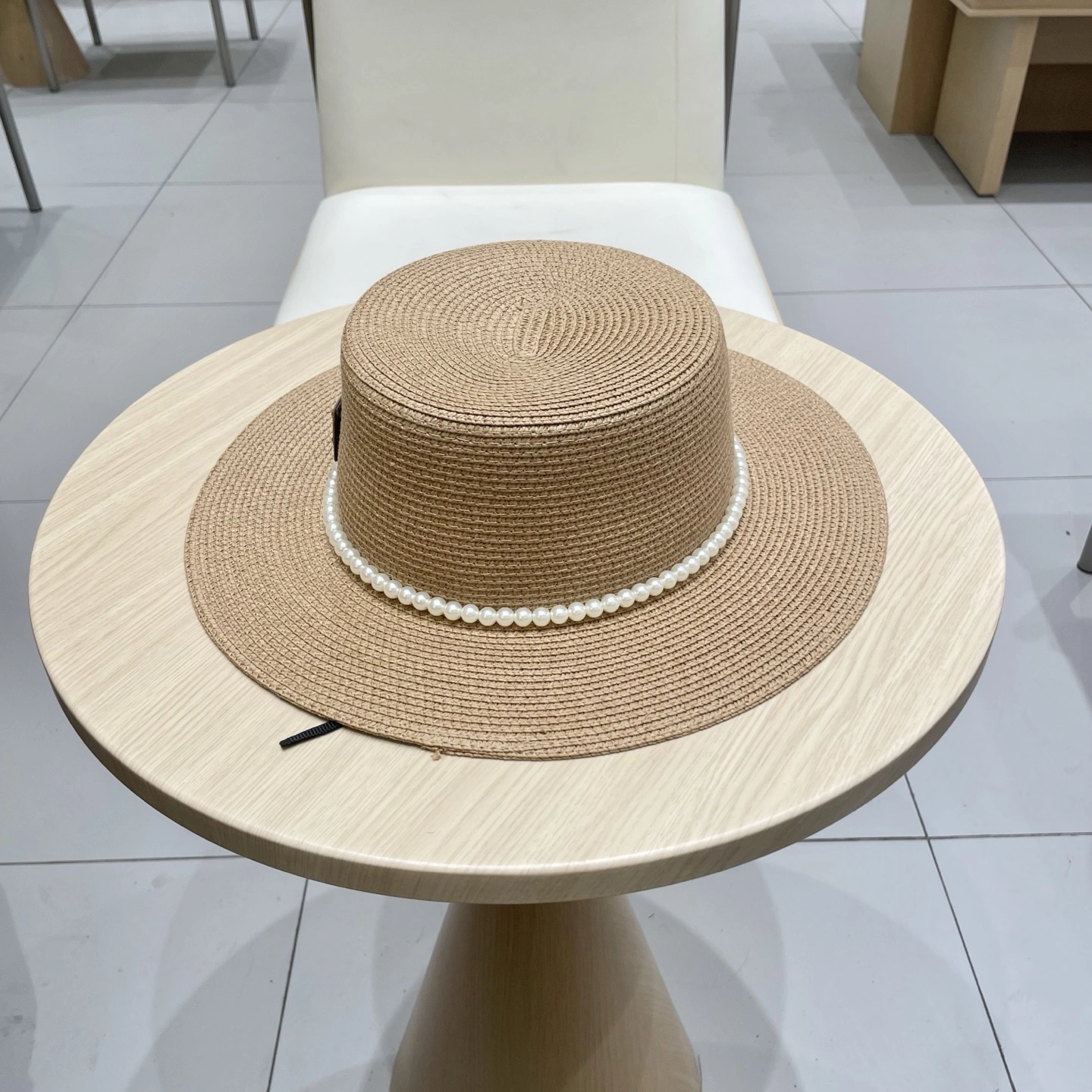 NewStyle P*arda Hats Top XX20250411- 17340