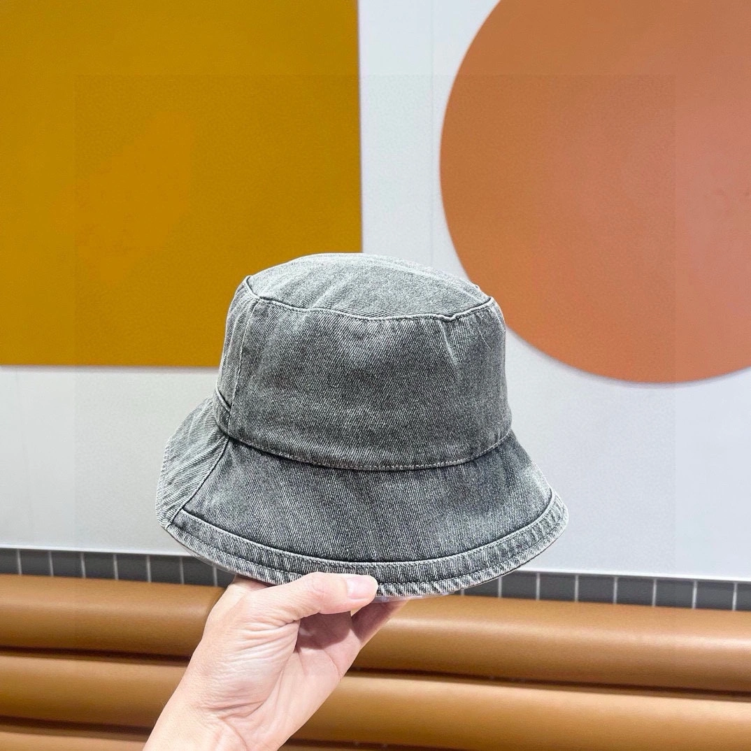Minimalist P*arda Hats Top XX20250413- 17254