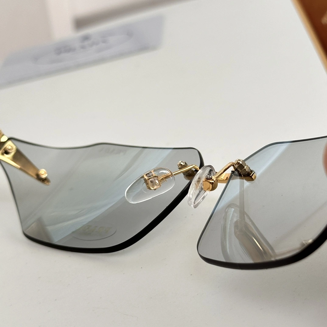 P*rada Glasses Top XX 20240322- TravelReady 17064