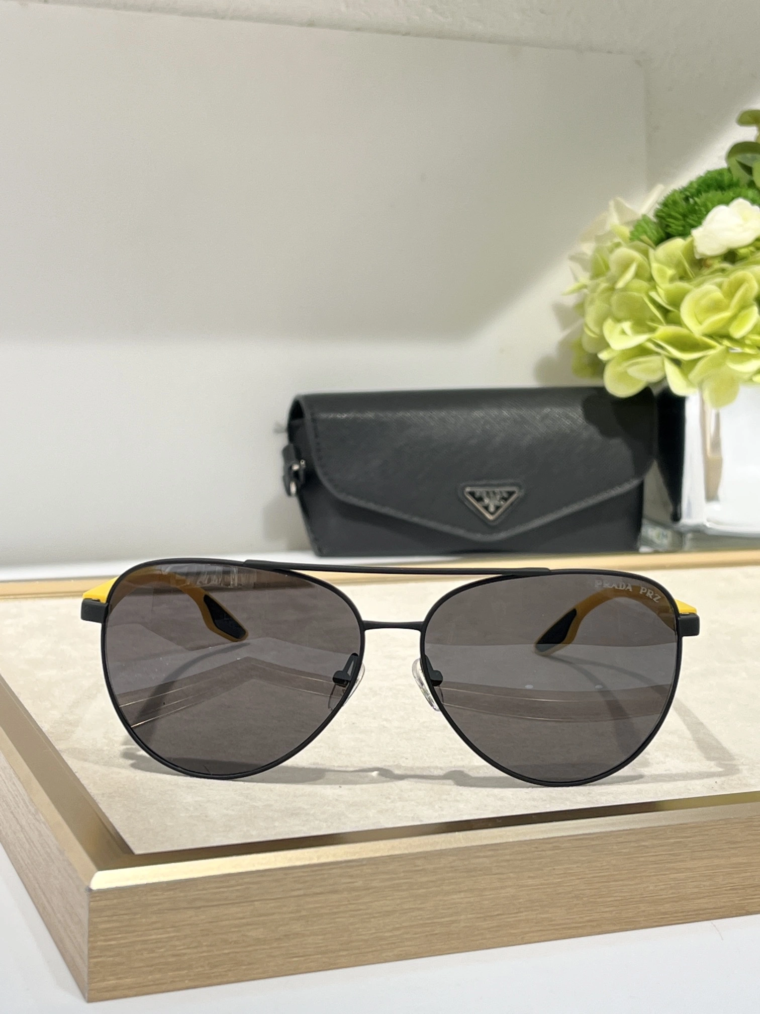 EasyMatch P*rada Glasses Top XX 20240416- 17054