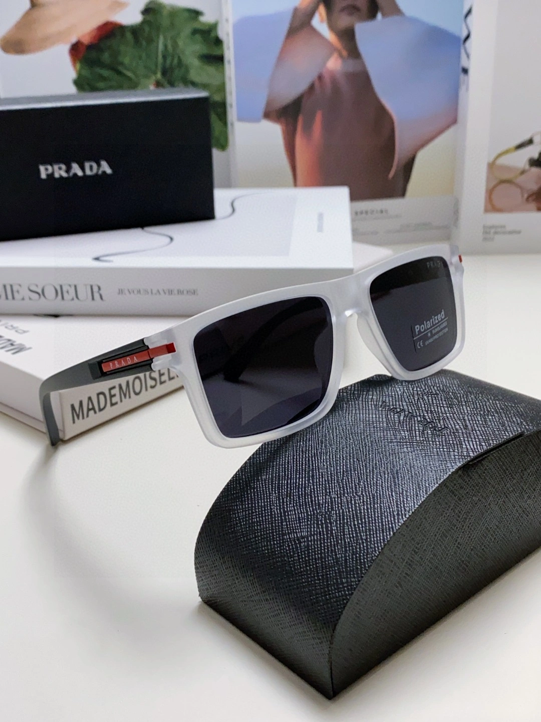 Resilient P*rada Glasses Top XX20250402- 17014