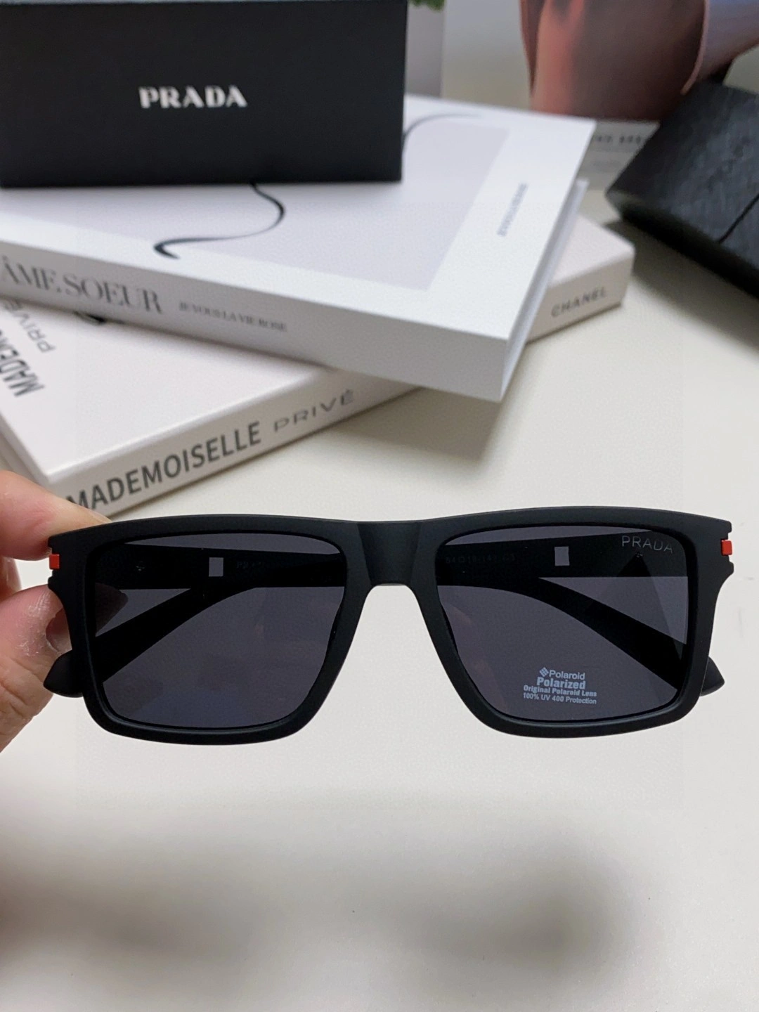 Resilient P*rada Glasses Top XX20250402- 17014