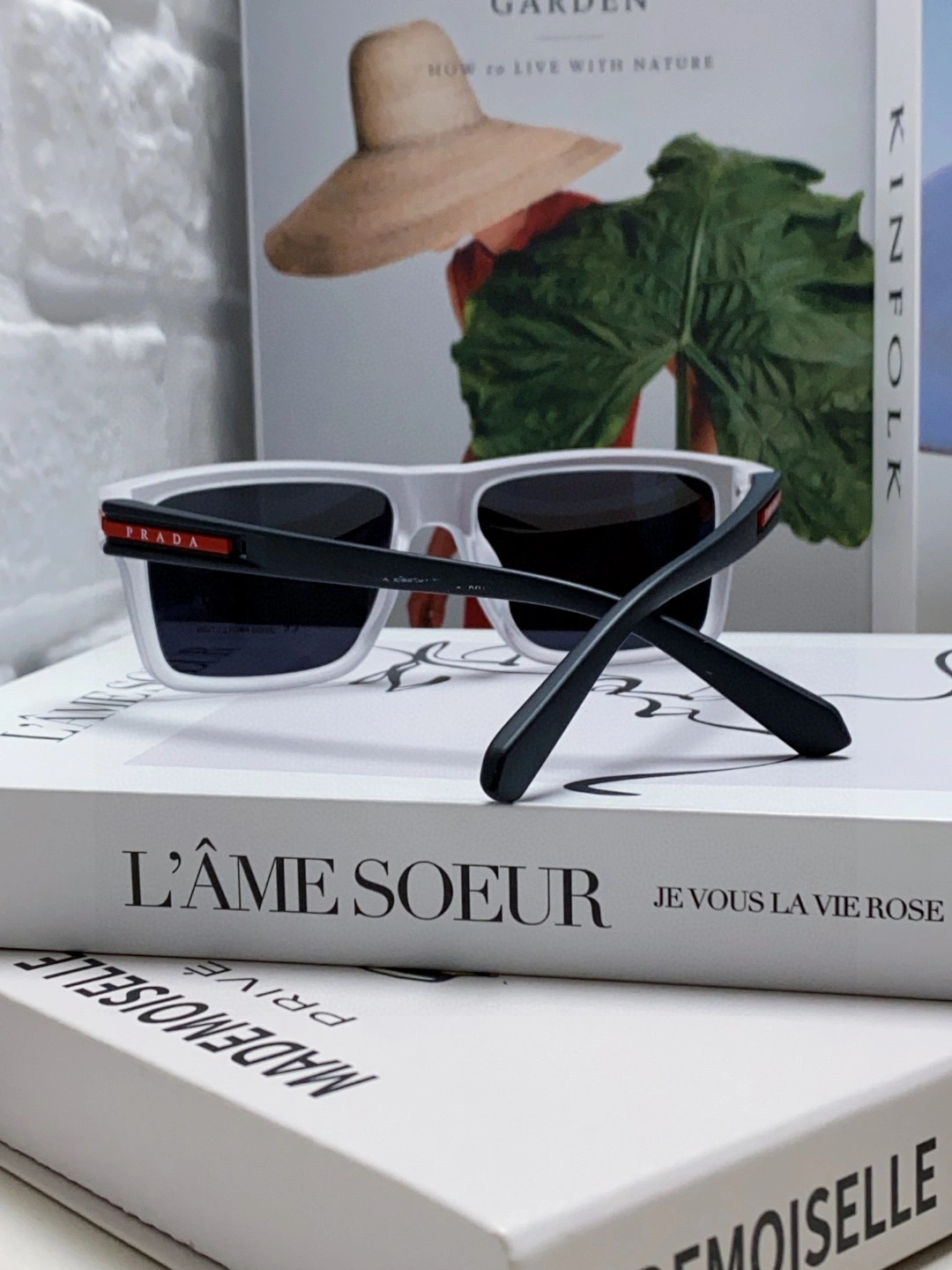 Resilient P*rada Glasses Top XX20250402- 17014