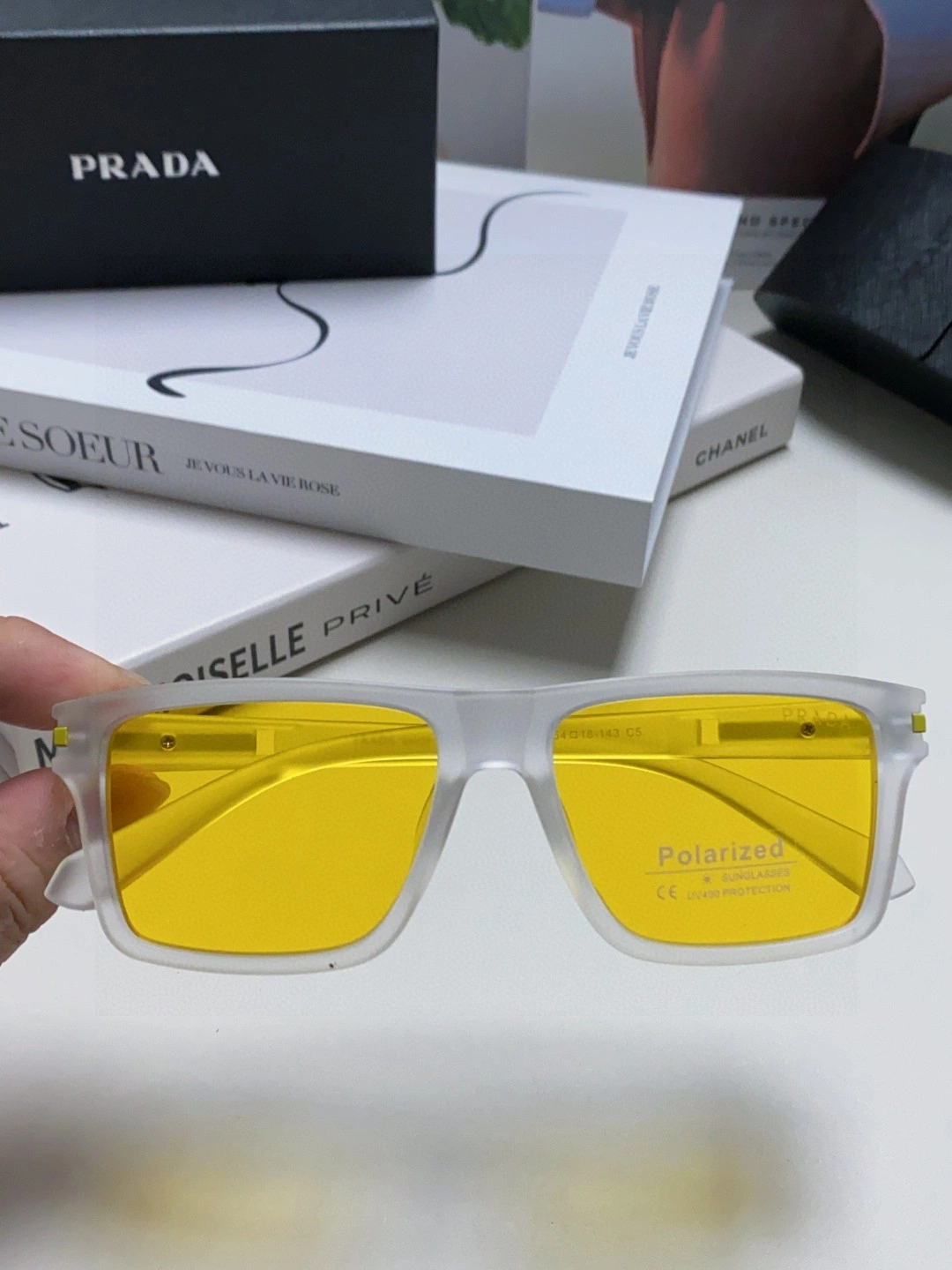Resilient P*rada Glasses Top XX20250402- 17014