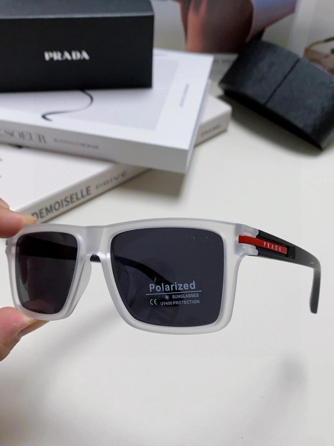 Resilient P*rada Glasses Top XX20250402- 17014