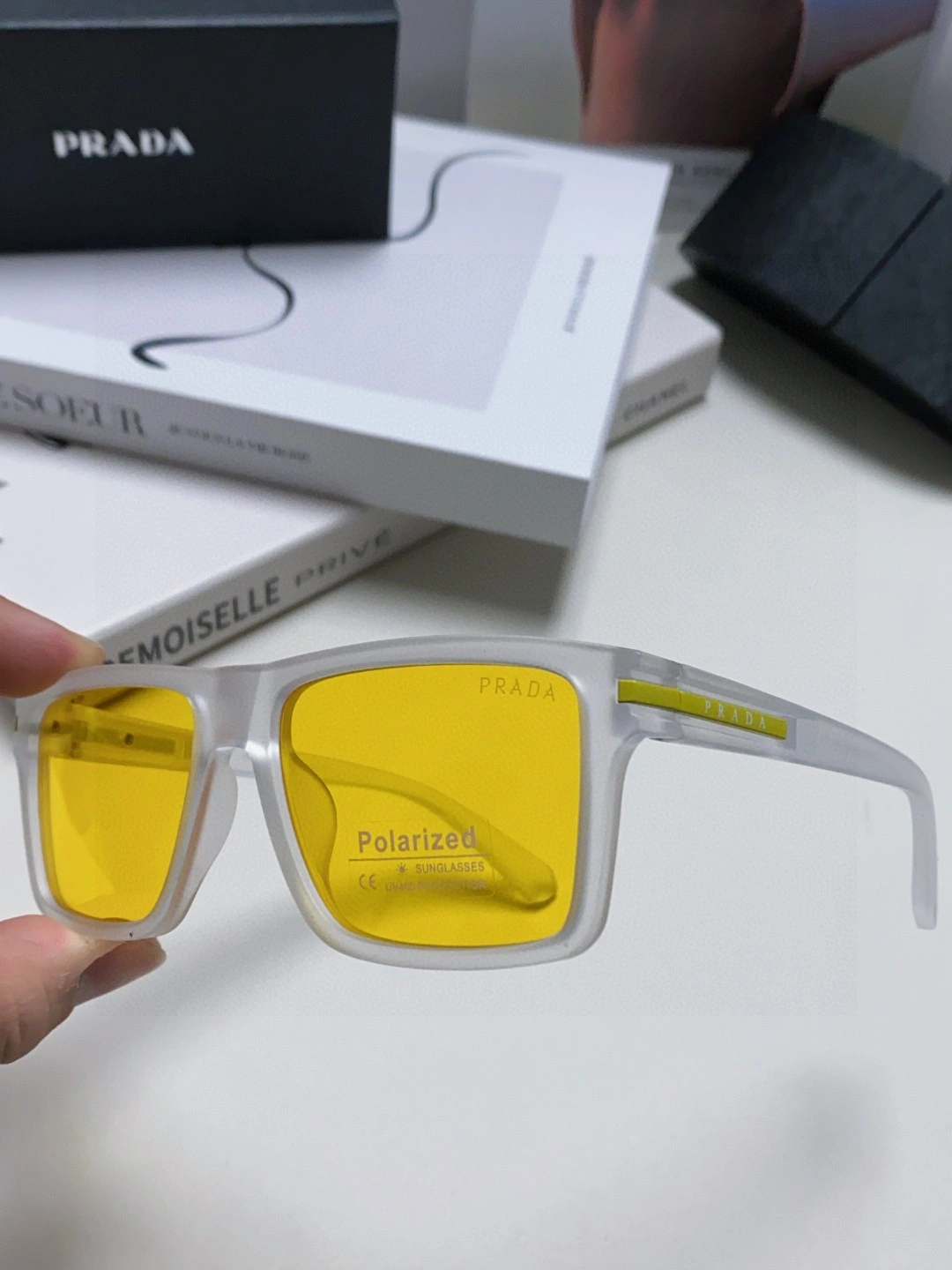 Resilient P*rada Glasses Top XX20250402- 17014