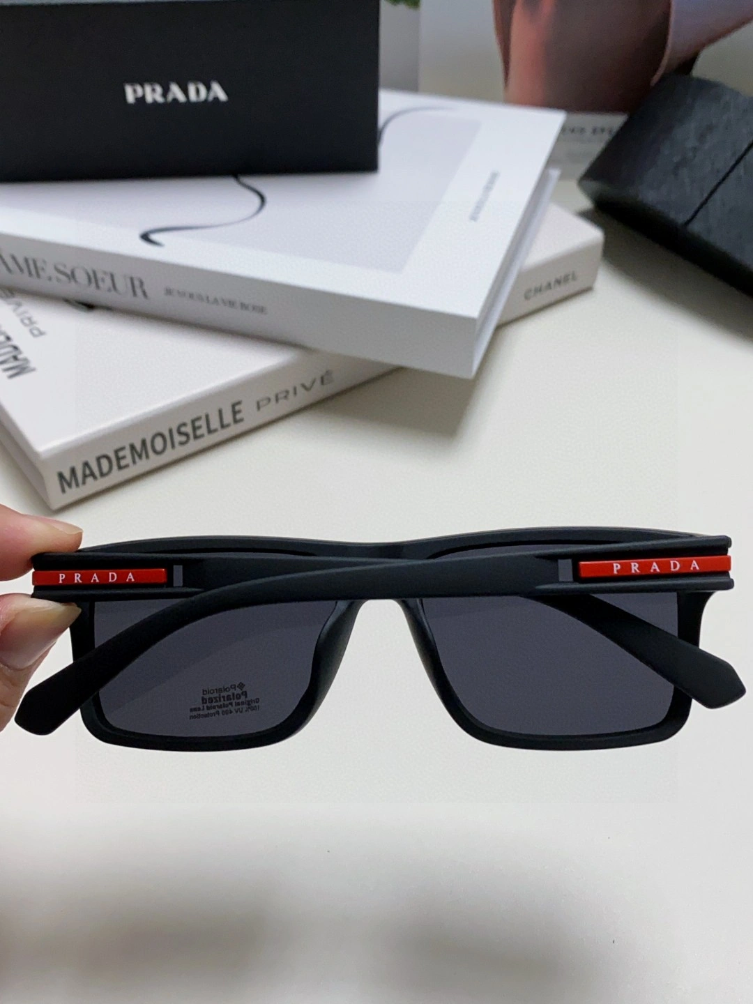 Resilient P*rada Glasses Top XX20250402- 17014