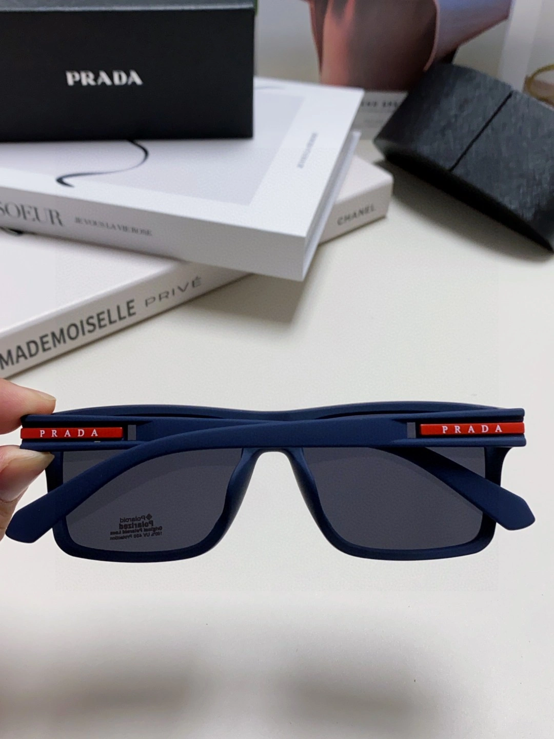 Resilient P*rada Glasses Top XX20250402- 17014