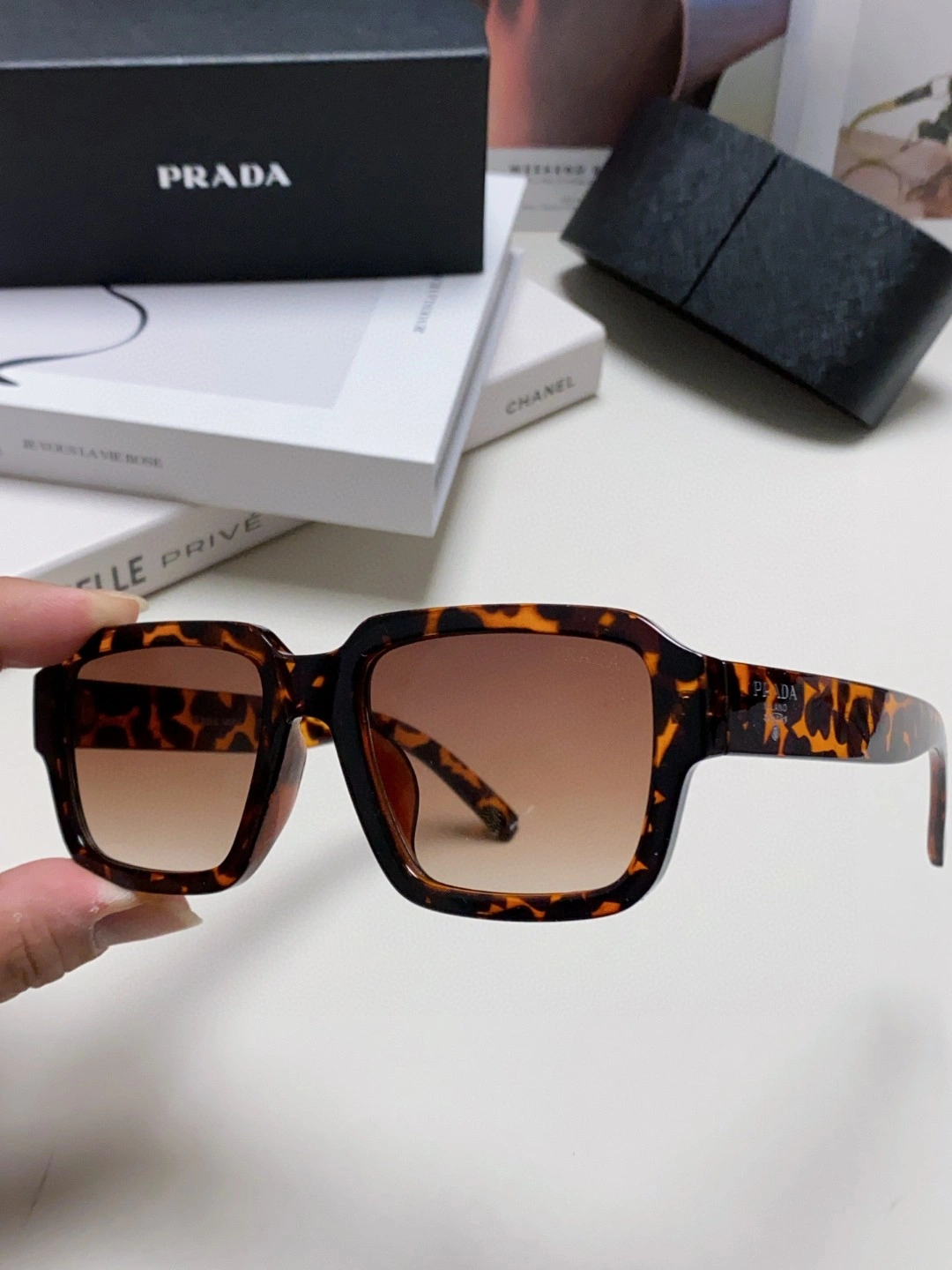 P*rada Glasses Top XX20250402- Timeless 17012