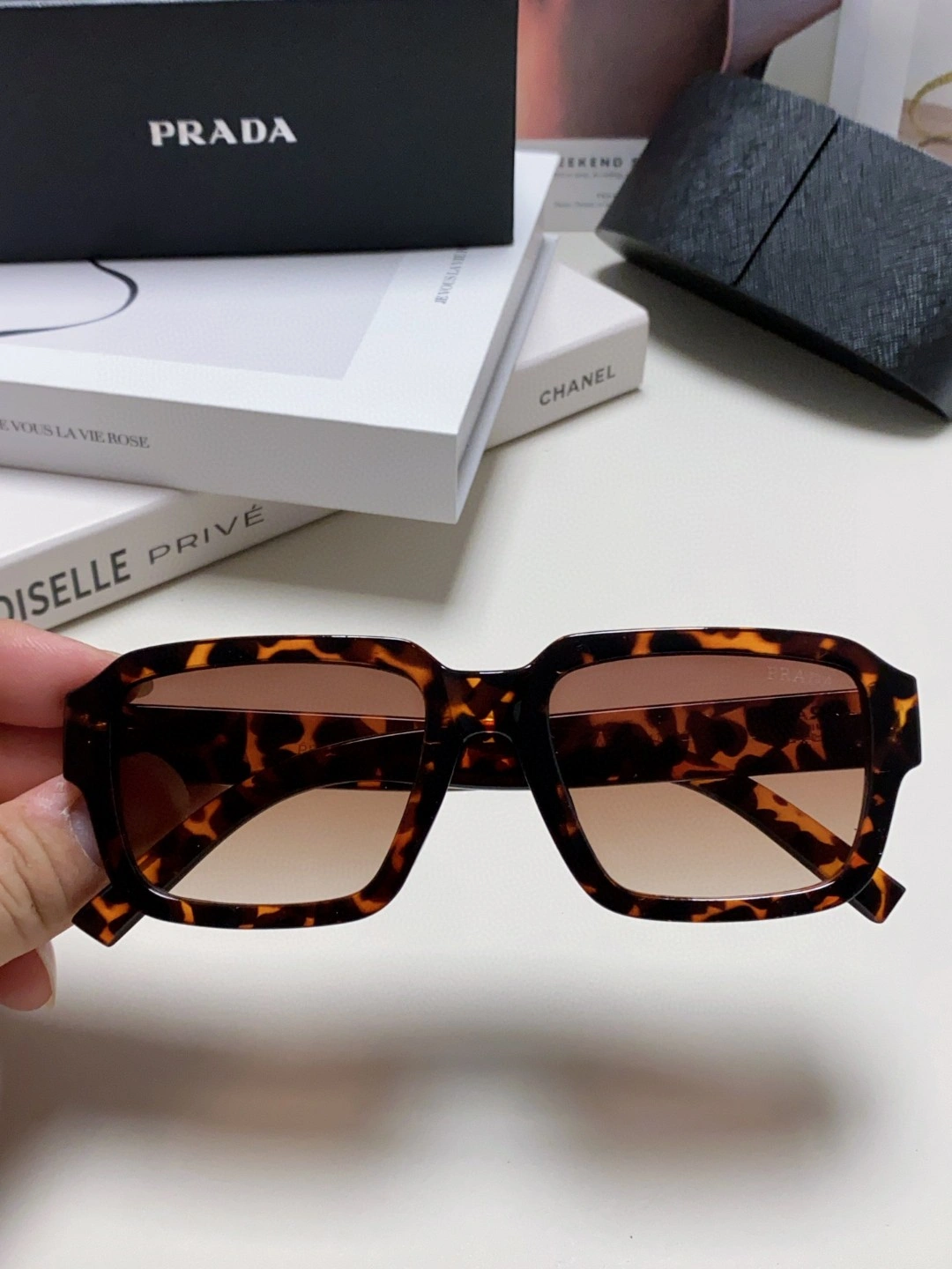 P*rada Glasses Top XX20250402- Timeless 17012