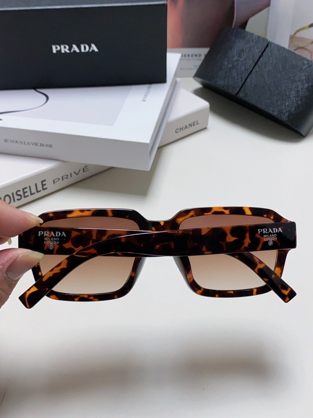 P*rada Glasses Top XX20250402- Timeless 17012