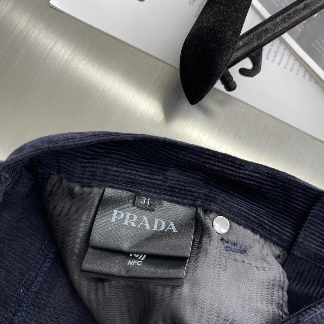 Sleek P*rada Suit Top Quality D17 20240820- 13488