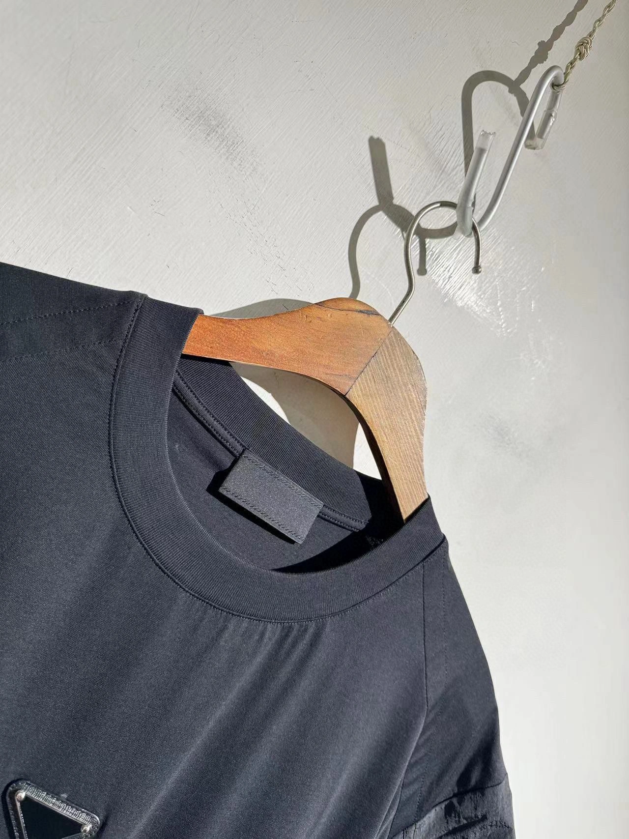 Trendsetting P*rada T-Shirt Top Quality D17 20240821- 13477