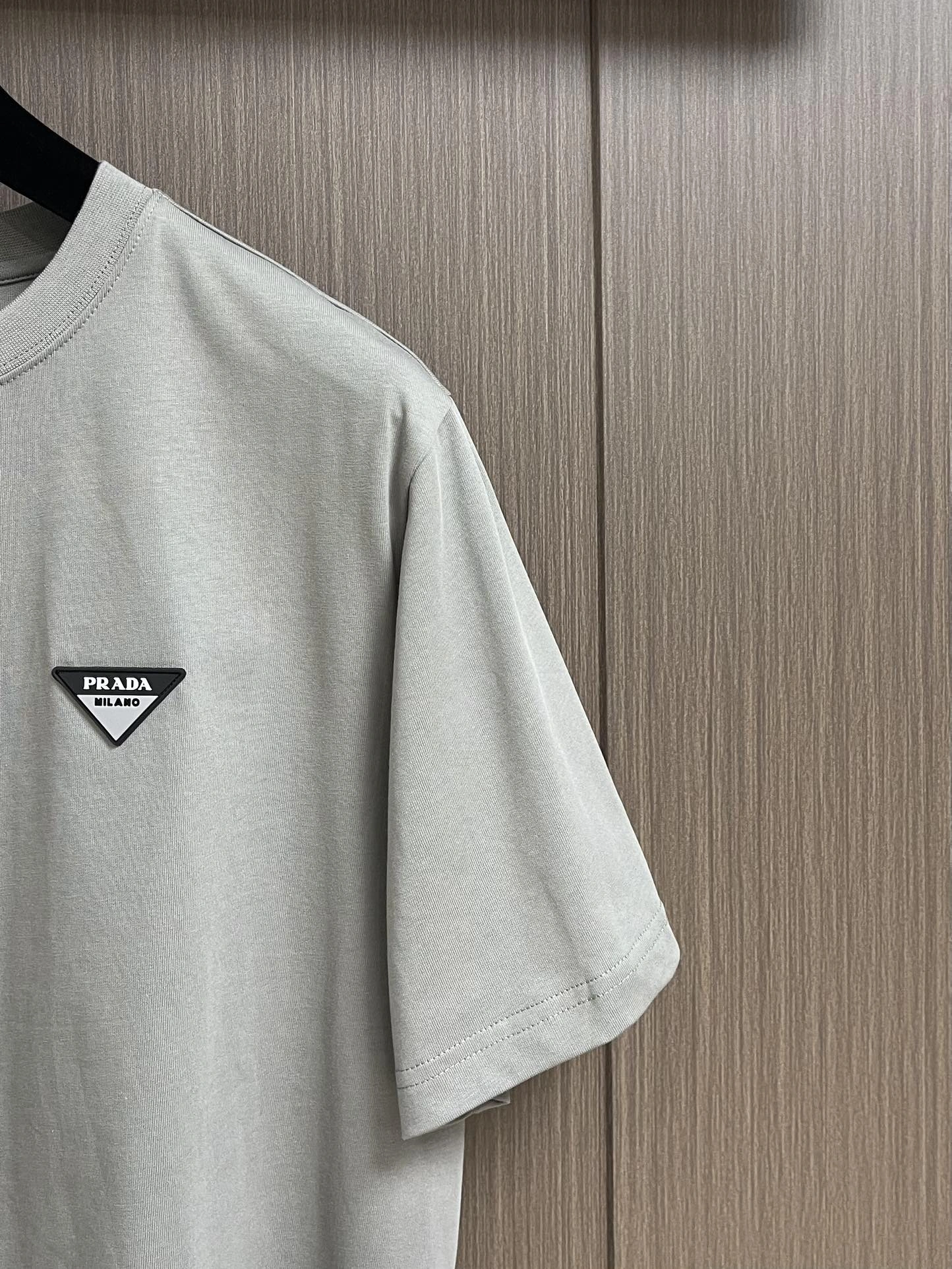 Resilient P*rada T-Shirt Top Quality D17 20240826- 13457
