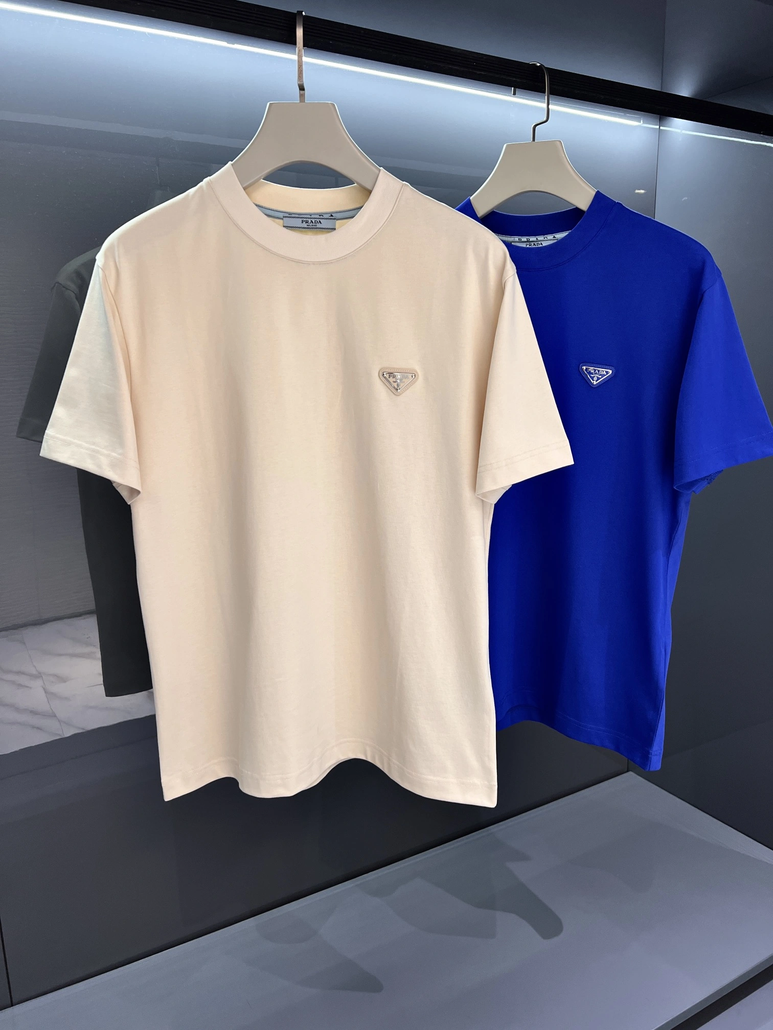P*rada T-shirt Top Quality D17 20240323- OnTrend 13740