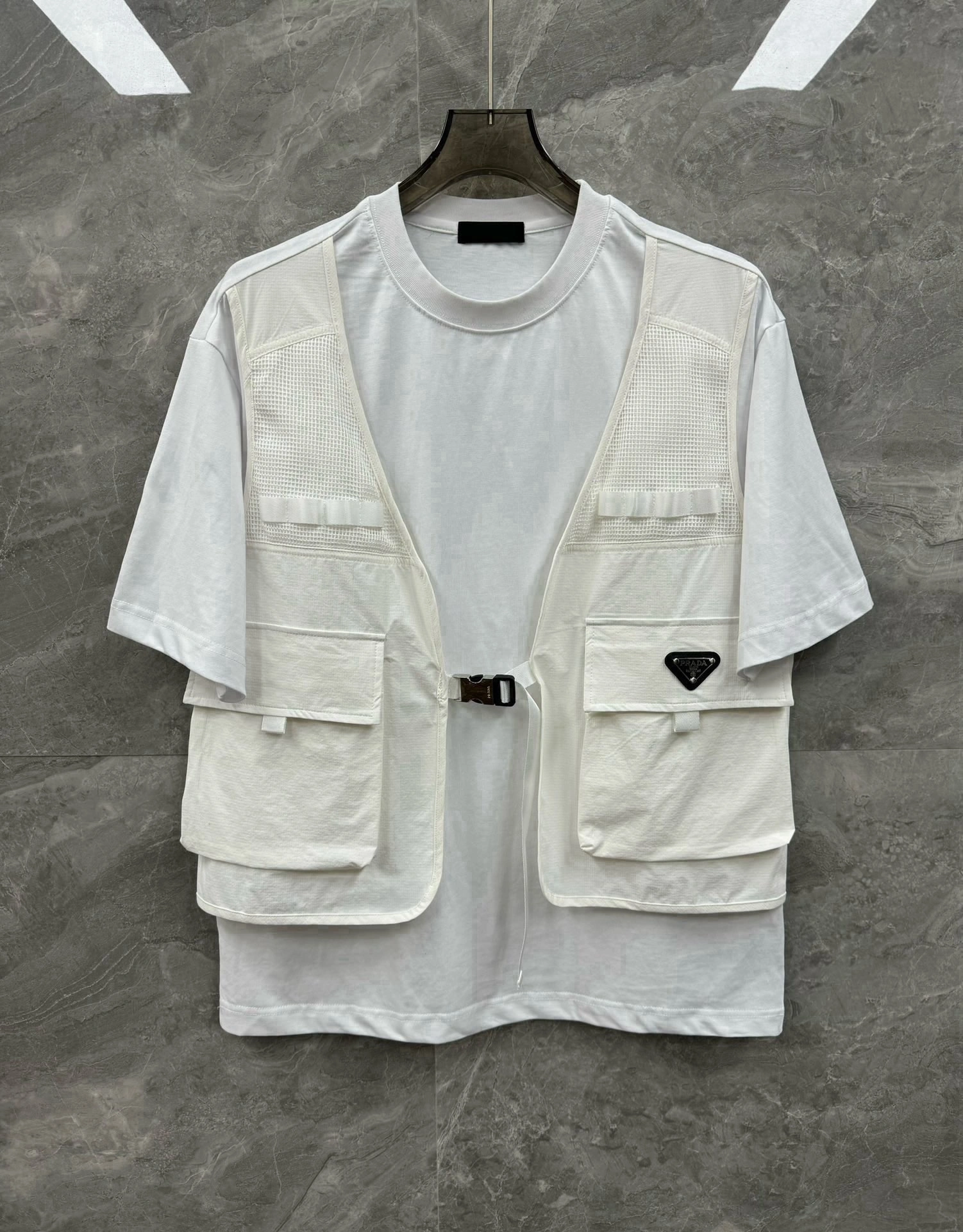 P*rada T-shirt Top Quality D17 20240404- Versatile 13688