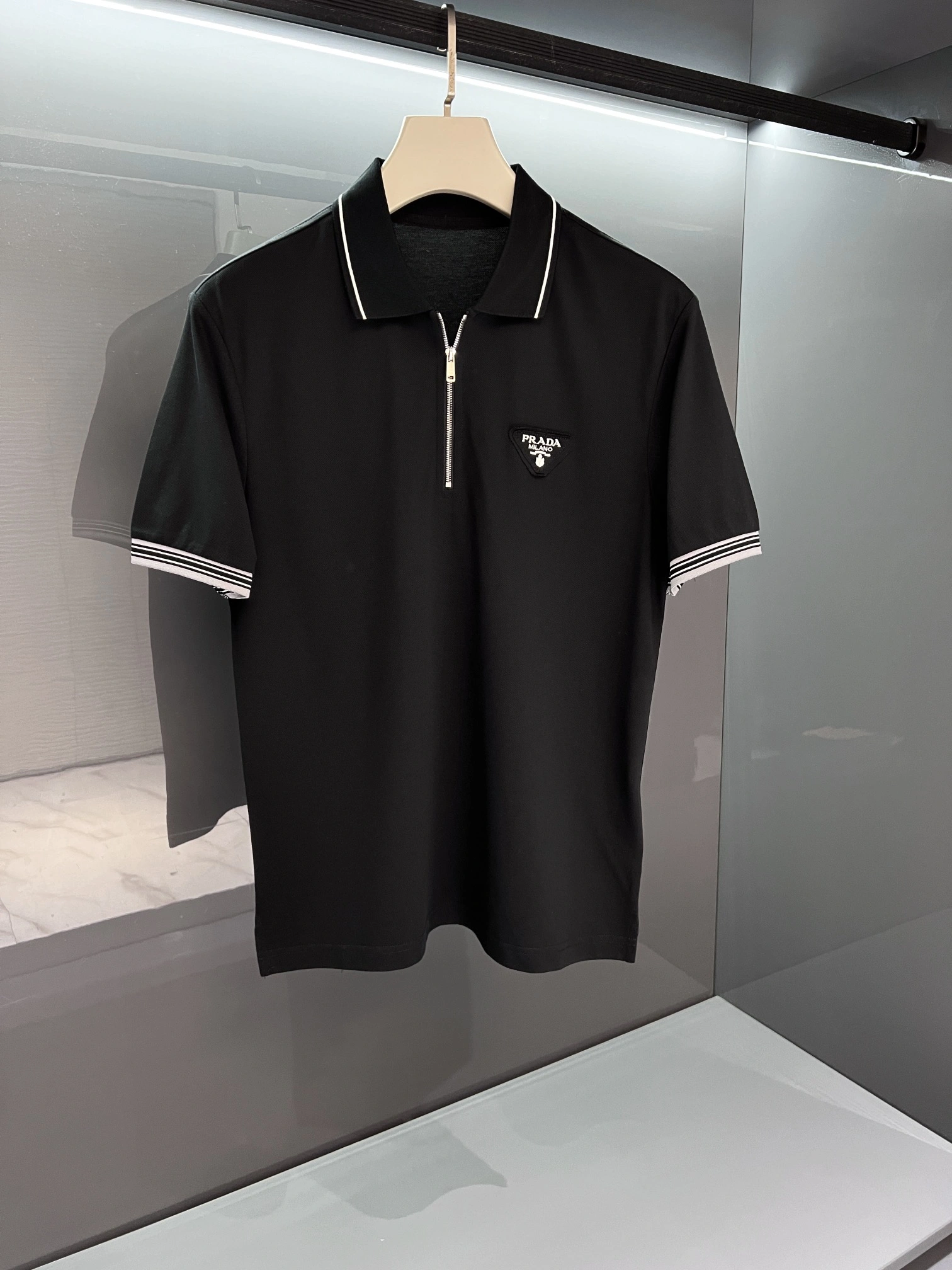 Lightweight P*rada T-shirt Top Quality D17 20240413- 13664