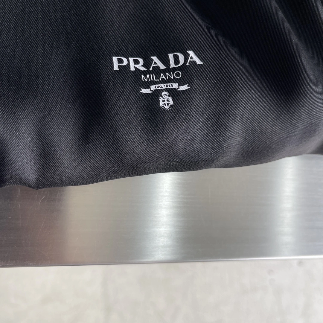 P*rada T-shirt Top Quality D17 20240413- Durable 13651