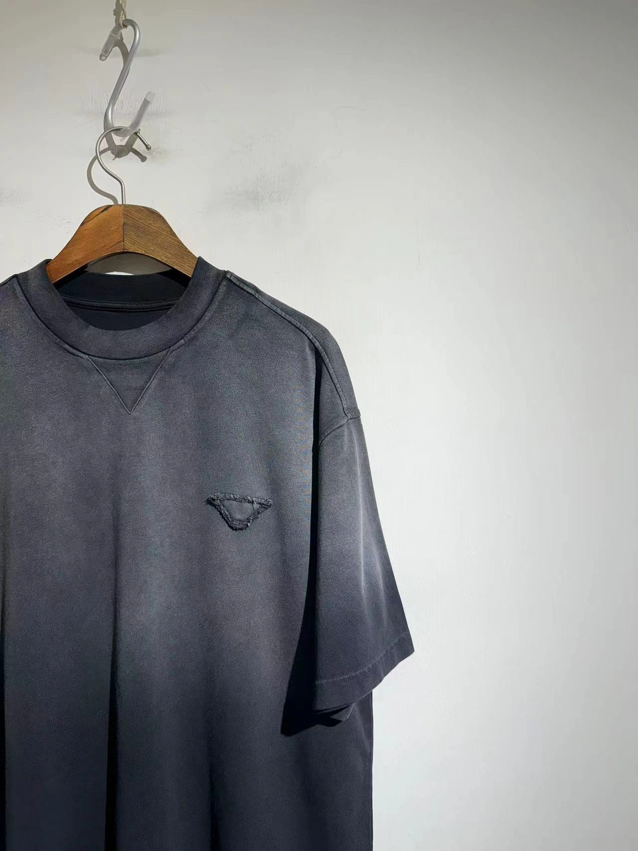 P*rada T-shirt Top Quality D17 20240414- ModernLook 13656
