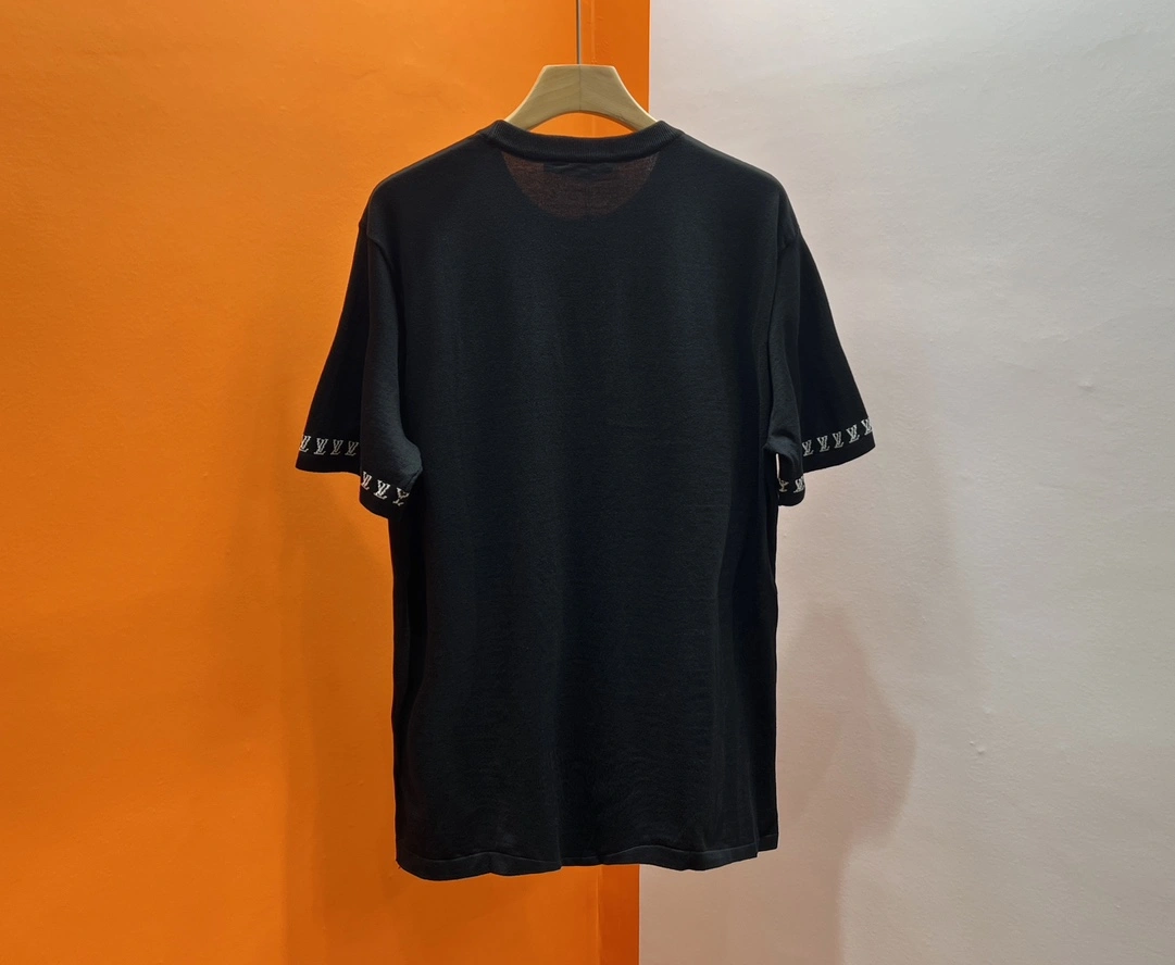 Flexible P*rada T-shirt Top Quality D17 20240420- 13638