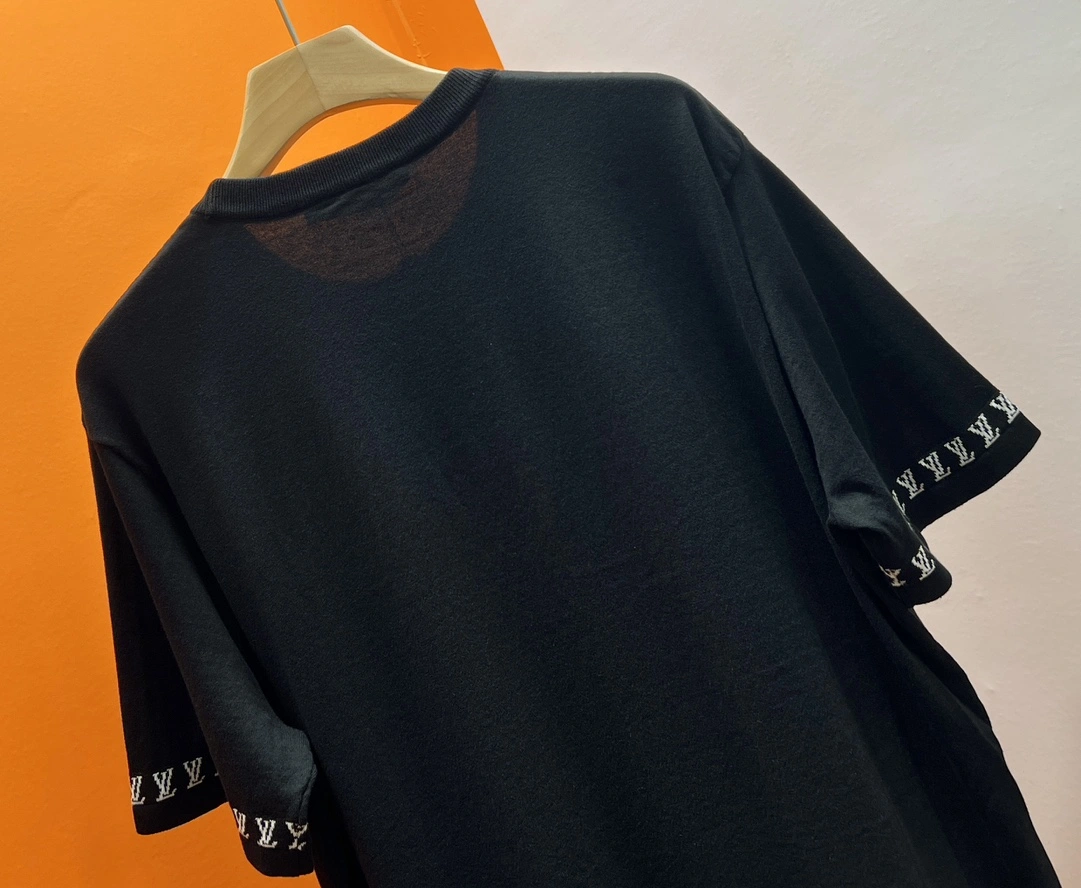 Flexible P*rada T-shirt Top Quality D17 20240420- 13638