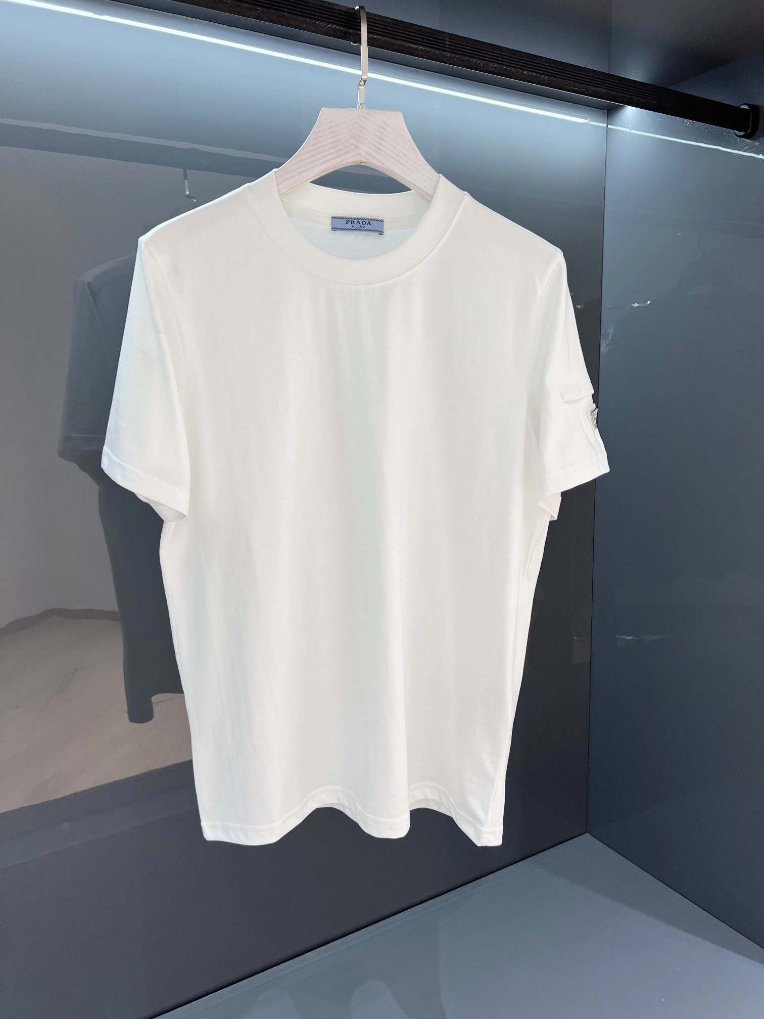 Efficient P*rada T-shirt Top Quality D17 20240501- 13601