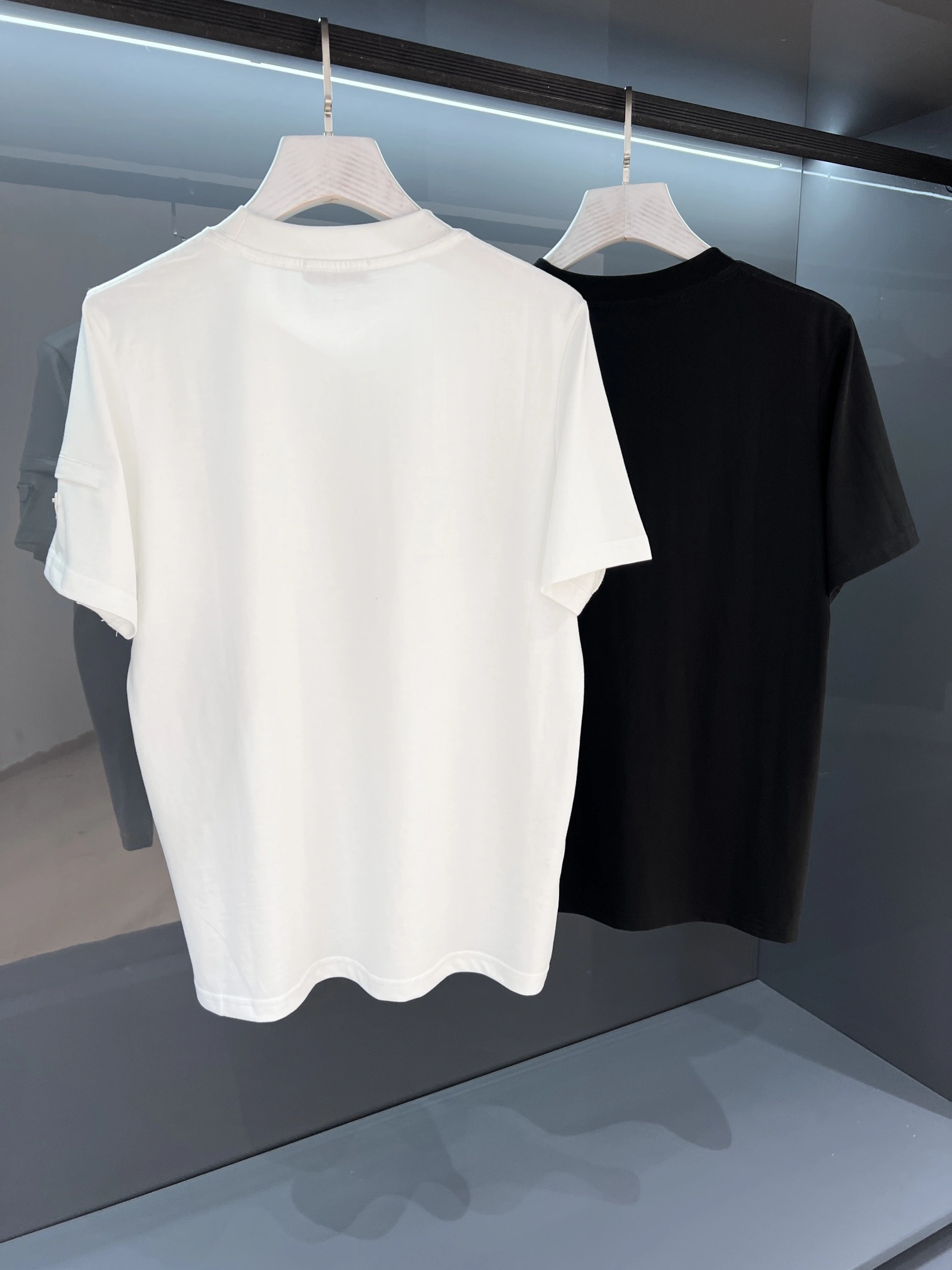 Efficient P*rada T-shirt Top Quality D17 20240501- 13601