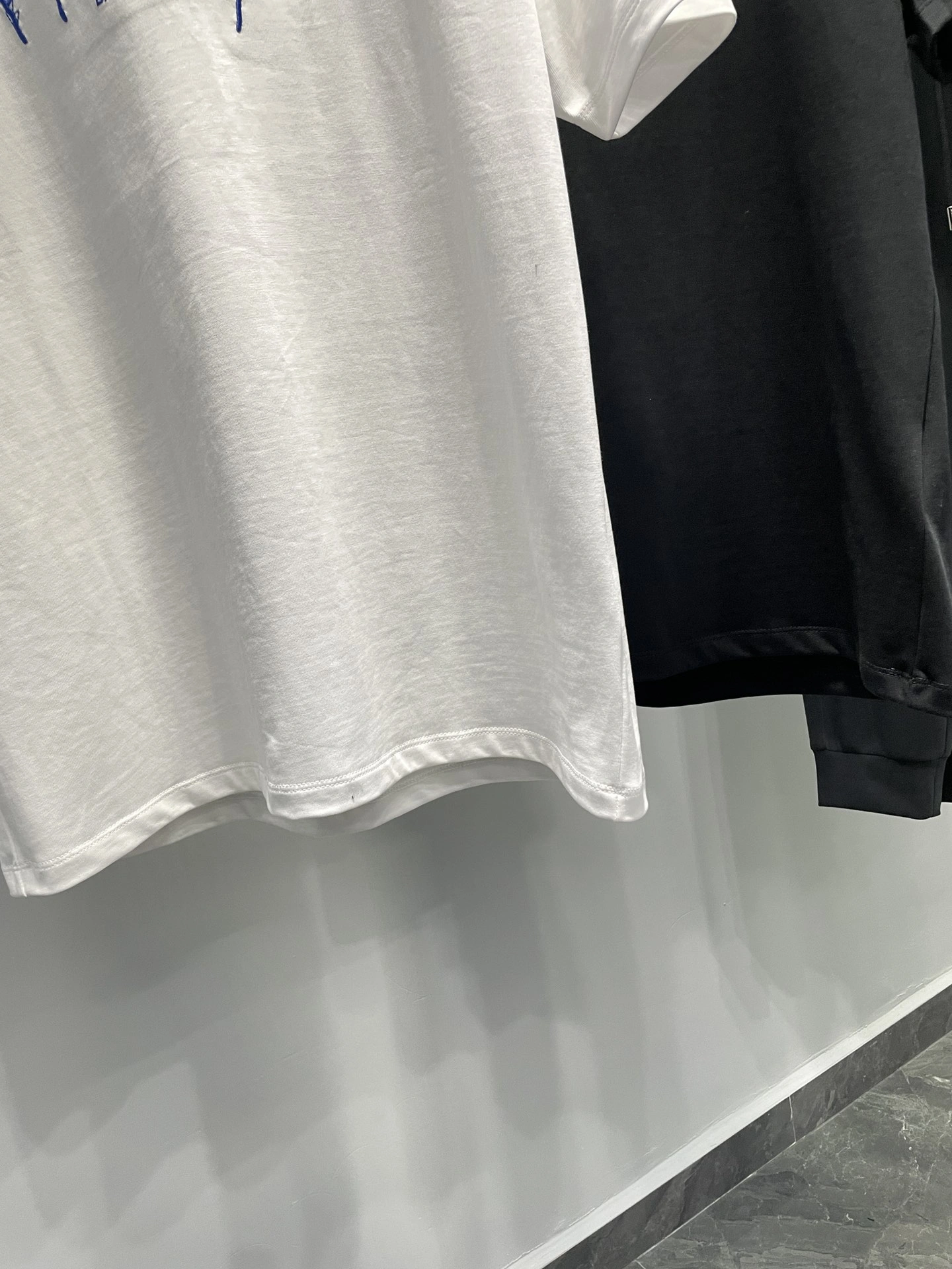 P*rada T-shirt Top Quality D17 20240502- Reliable 13599