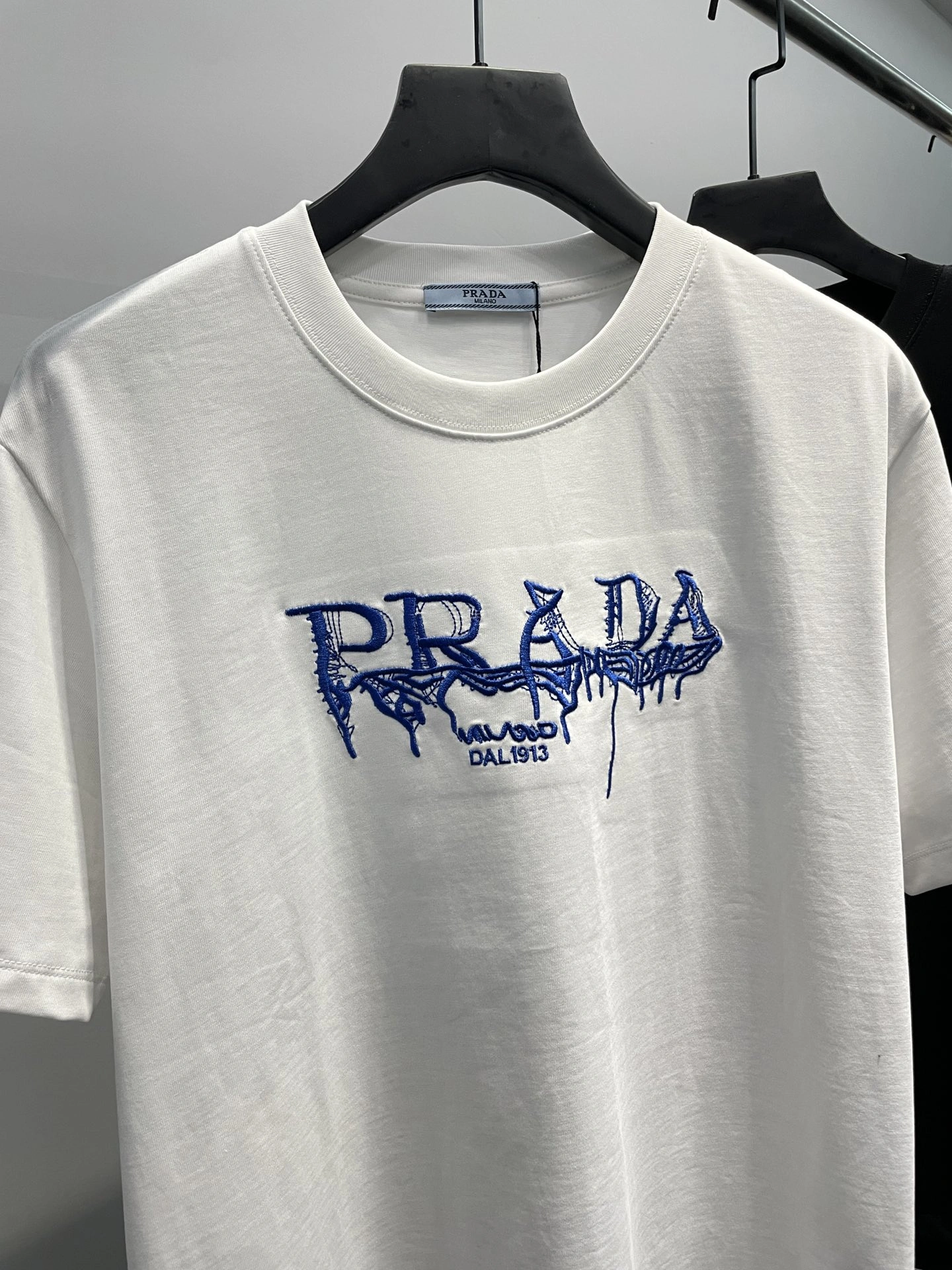 P*rada T-shirt Top Quality D17 20240502- Reliable 13599