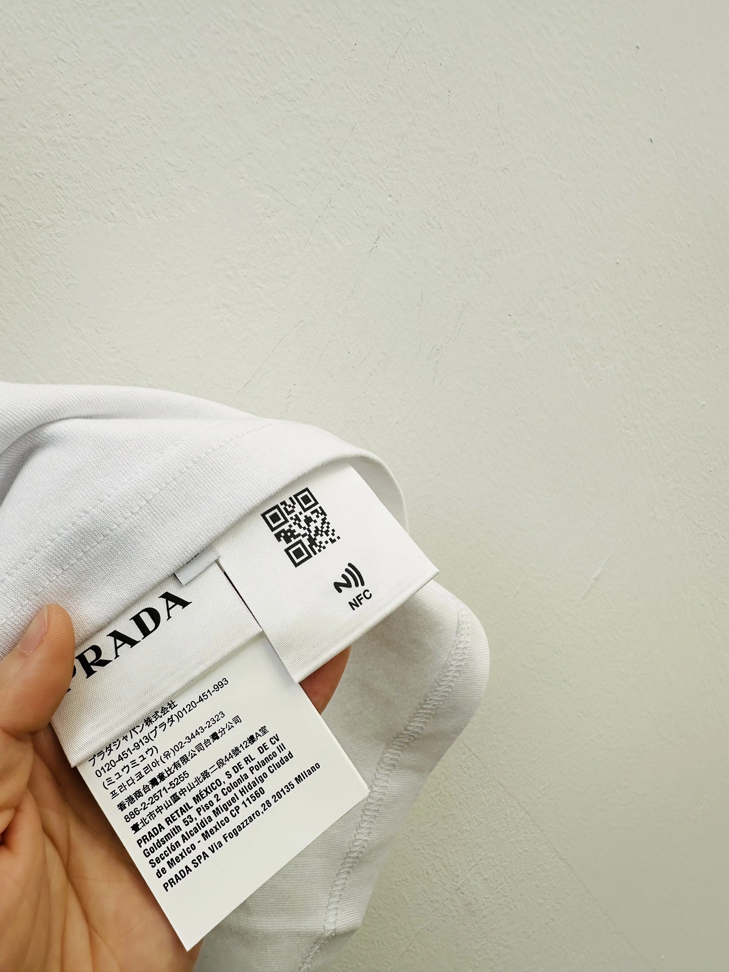 P*rada T-shirt Top Quality D17 20240506- EasyCare 13590